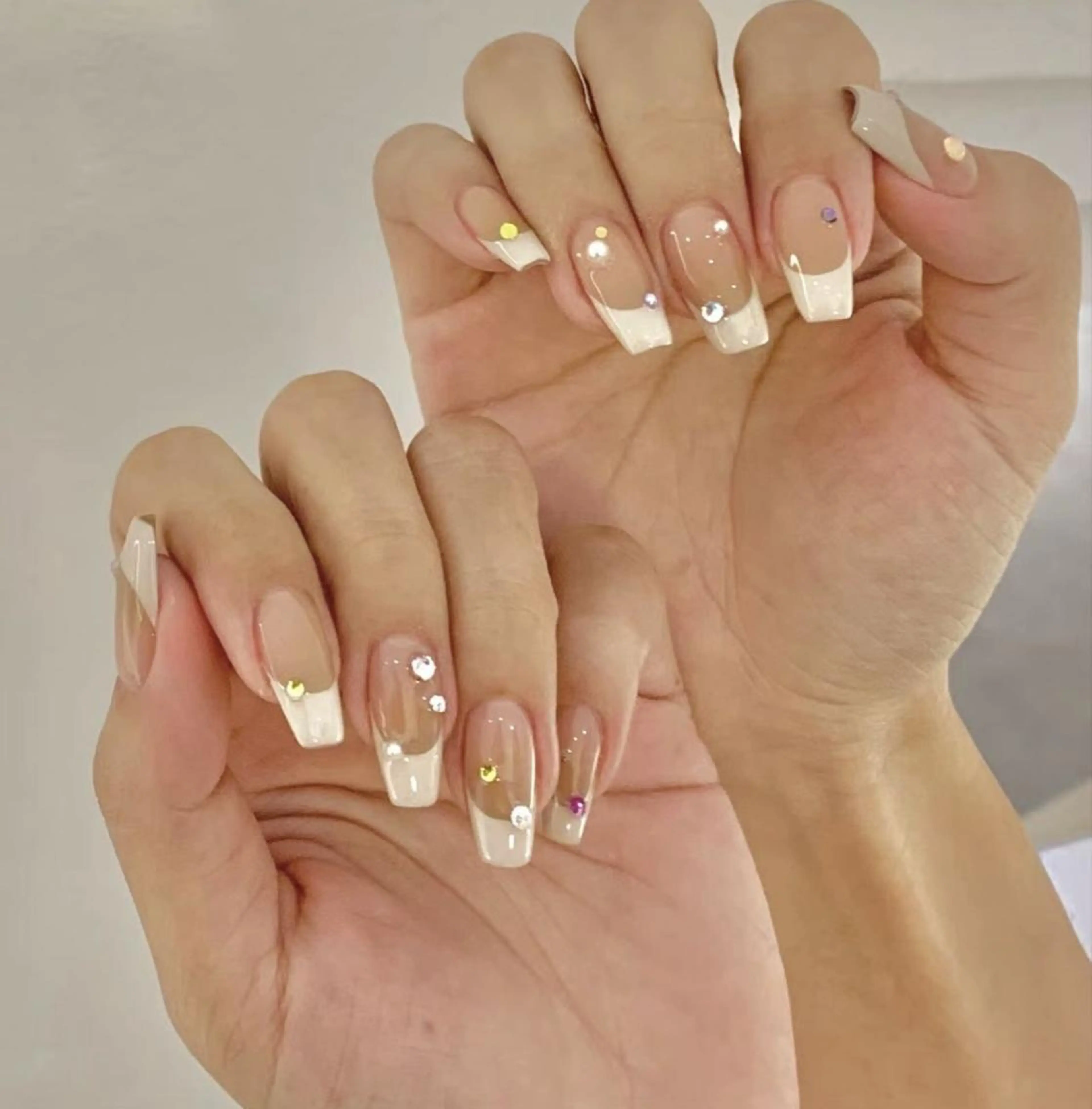 ネイル アートネイル 長さ出し ネイルチップ Queens momoのネイルデザイン