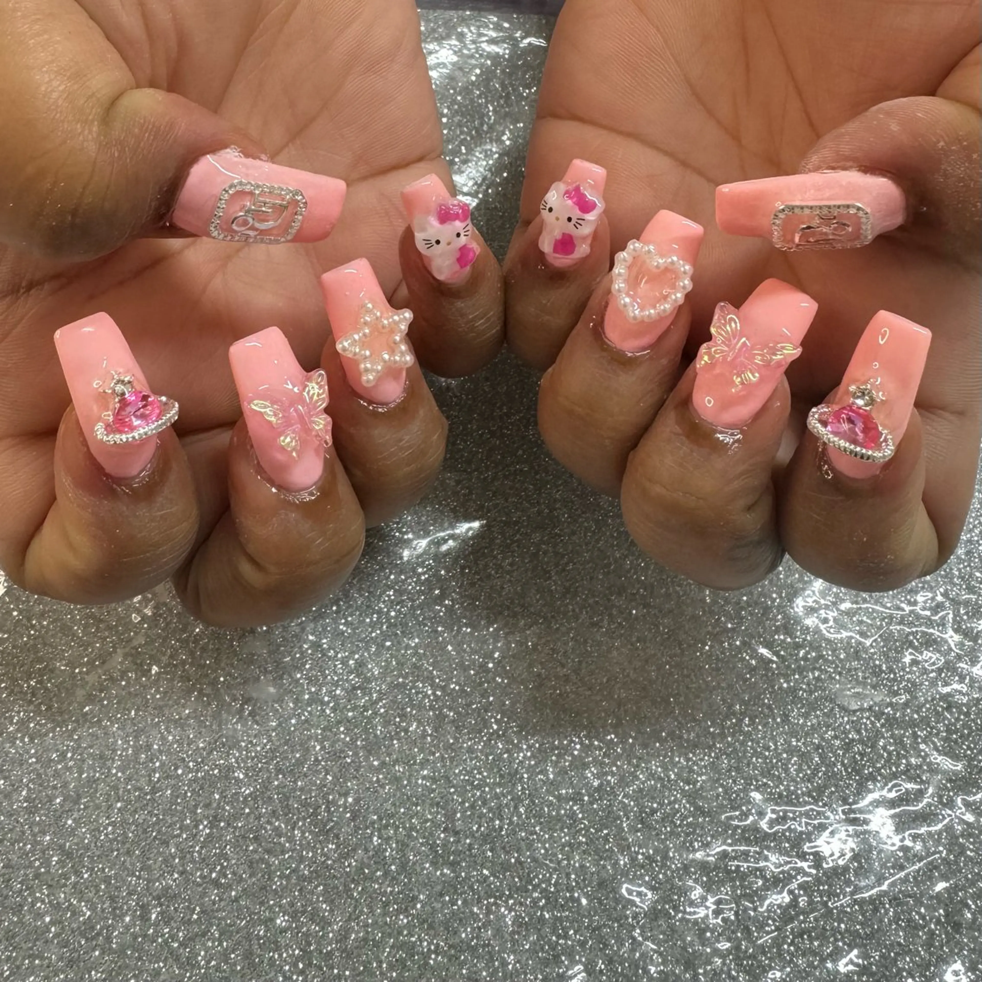 ネイル ハンドネイル VIERU 🌈🎀💖のネイルデザイン