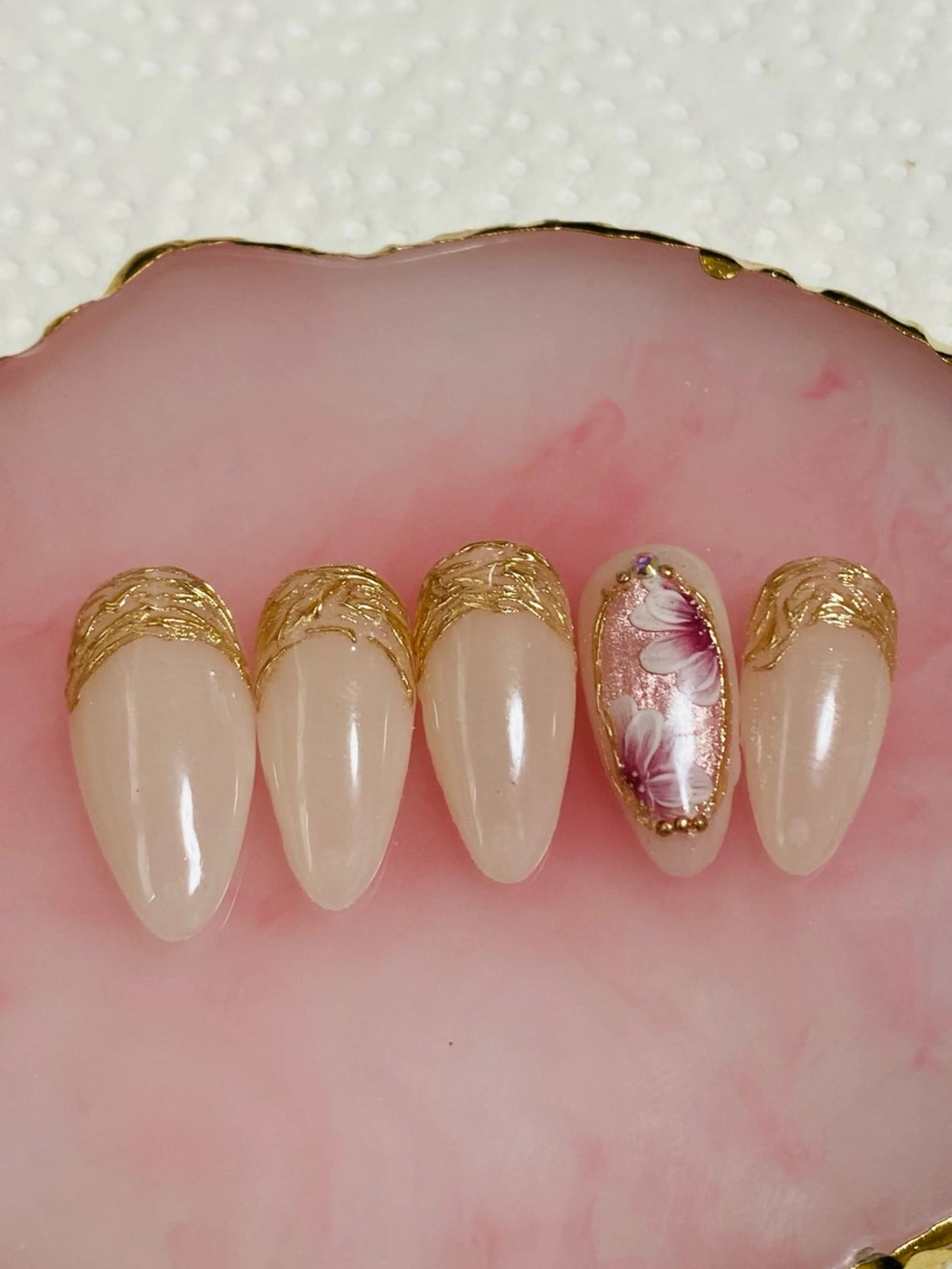 ネイル フラワーネイル ミラーネイル 自宅ネイルサロン ♦️nuance♦️のネイルデザイン