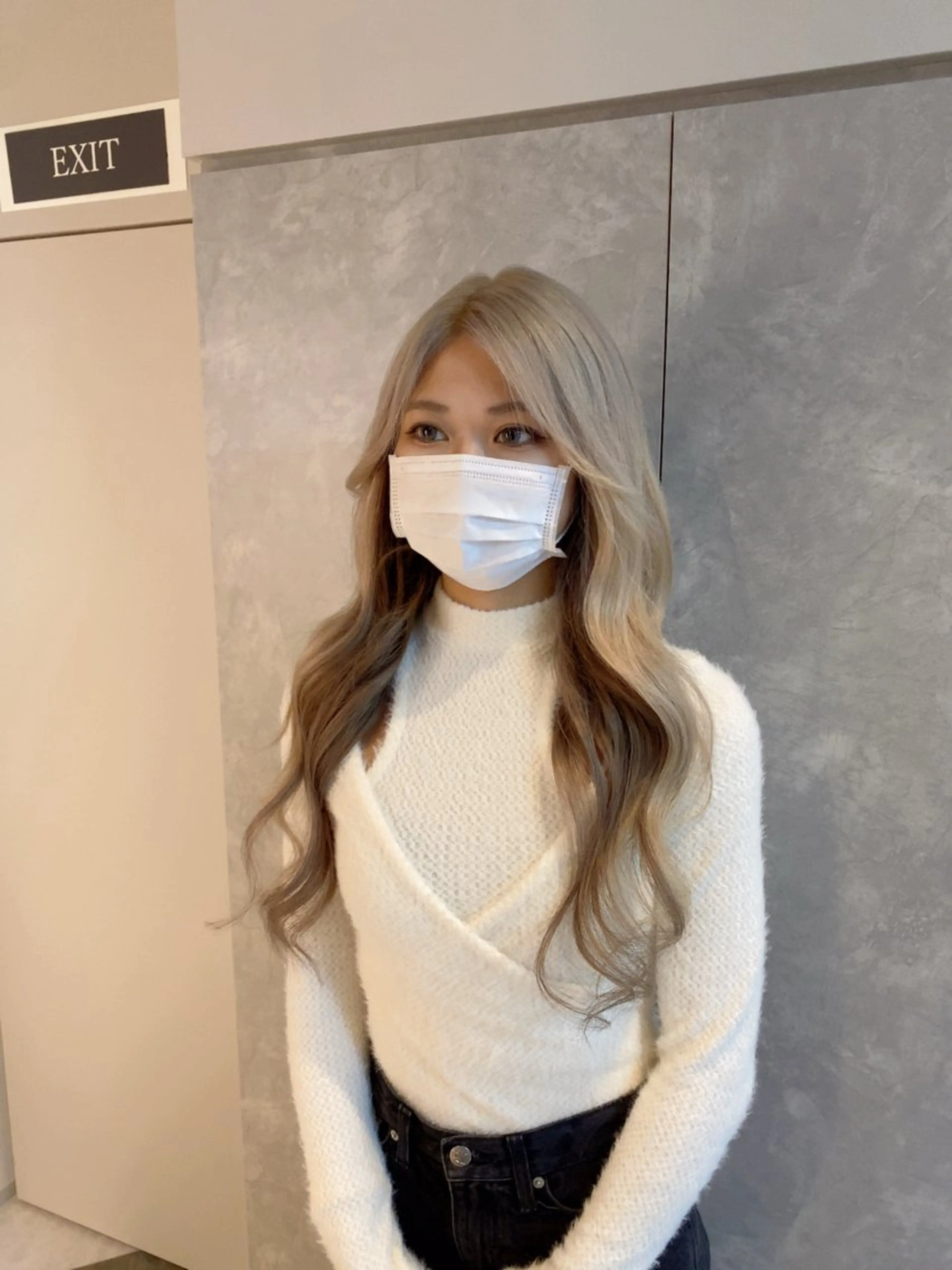 ロング カラー ベージュカラー ブリーチ 透明感カラー ハイトーンカラー ミルクティーベージュ ヘアカラー みる/ハイトーン ✨透明カラーのヘアスタイル