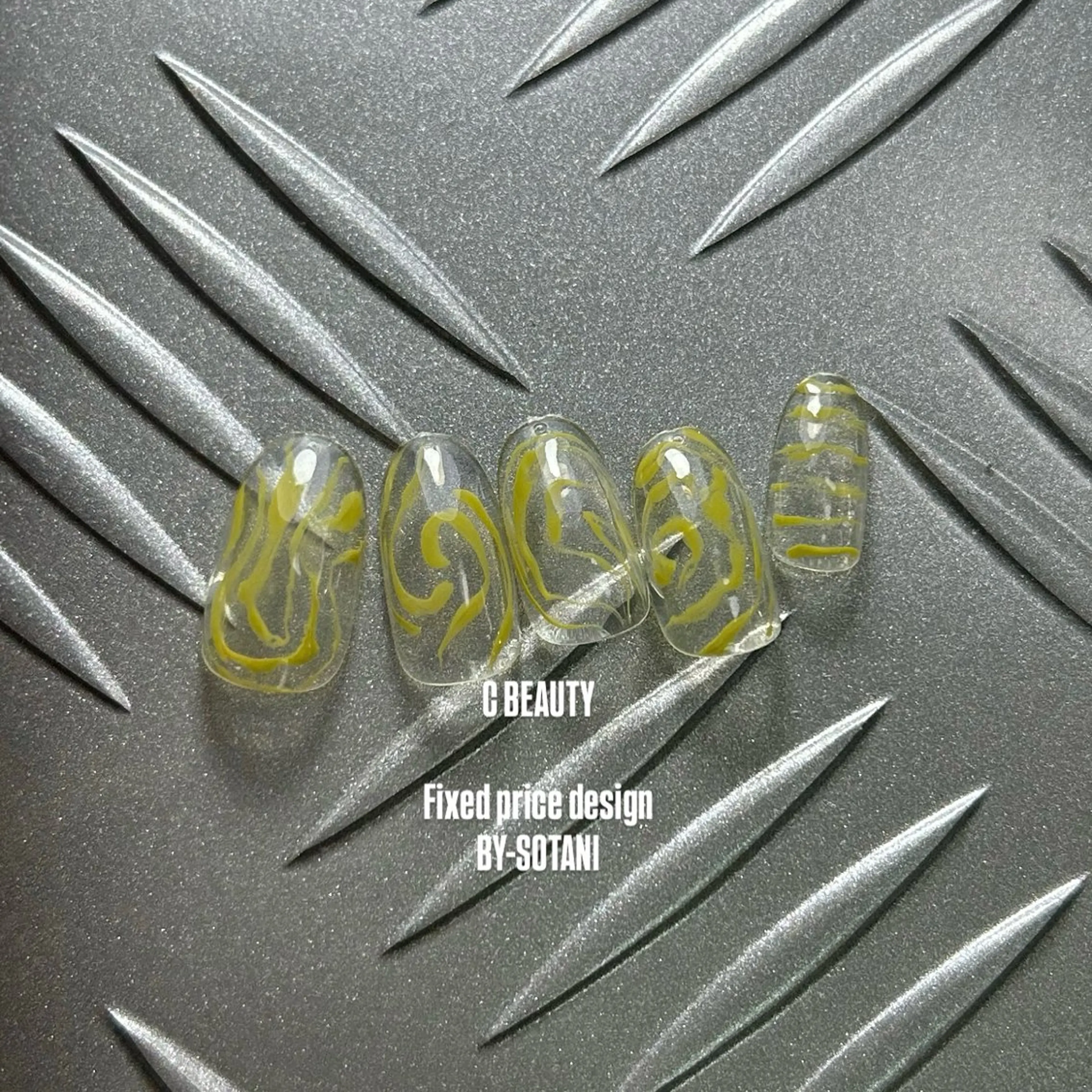 ネイル シンプルネイル C BEAUTY／ KAEDEのネイルデザイン