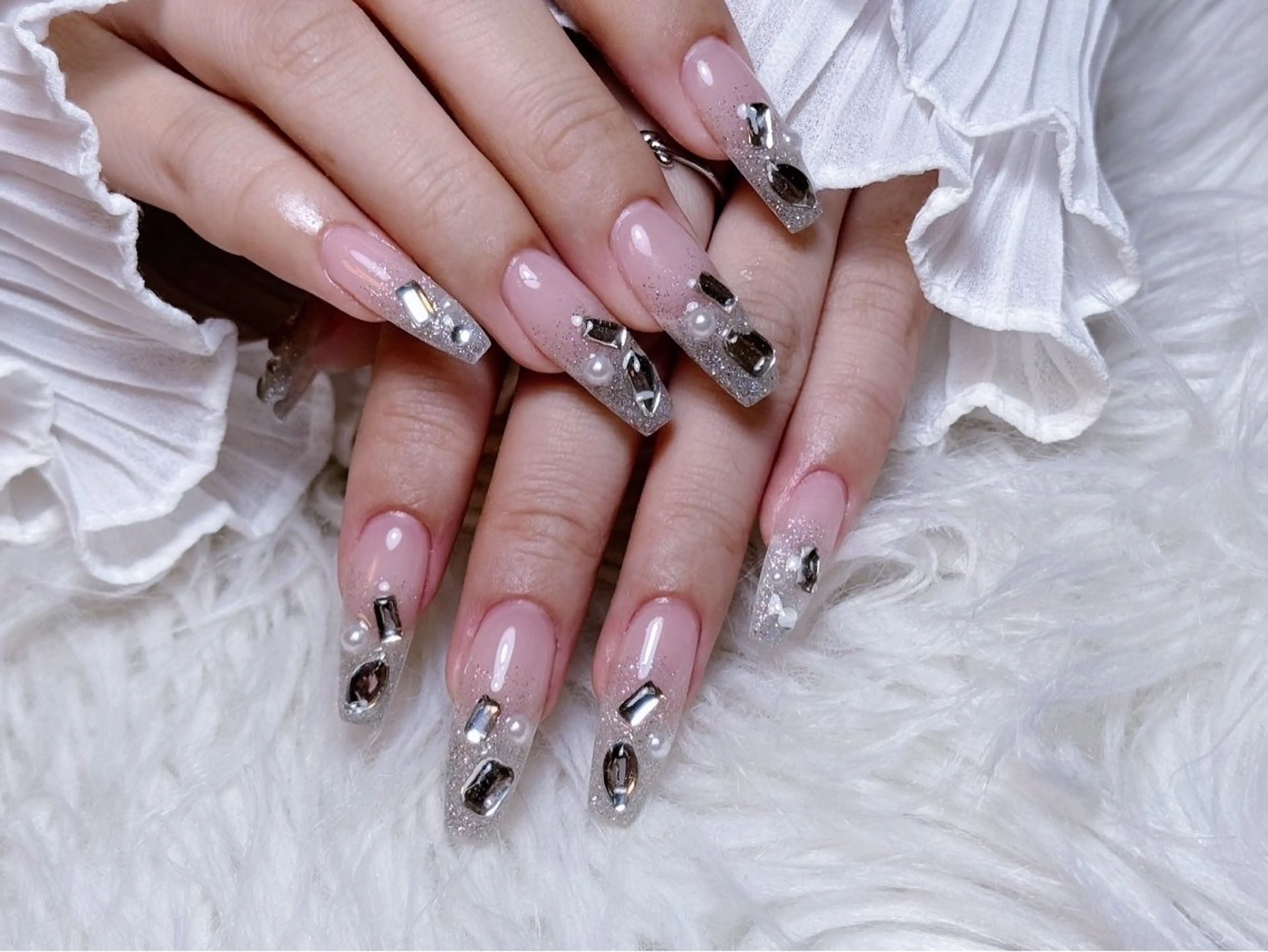 ネイル チークネイル 長さ出し フラワーネイル フレンチネイル ガーリー ハンドネイル ハンドケア NEW NAIL 池袋のネイルデザイン