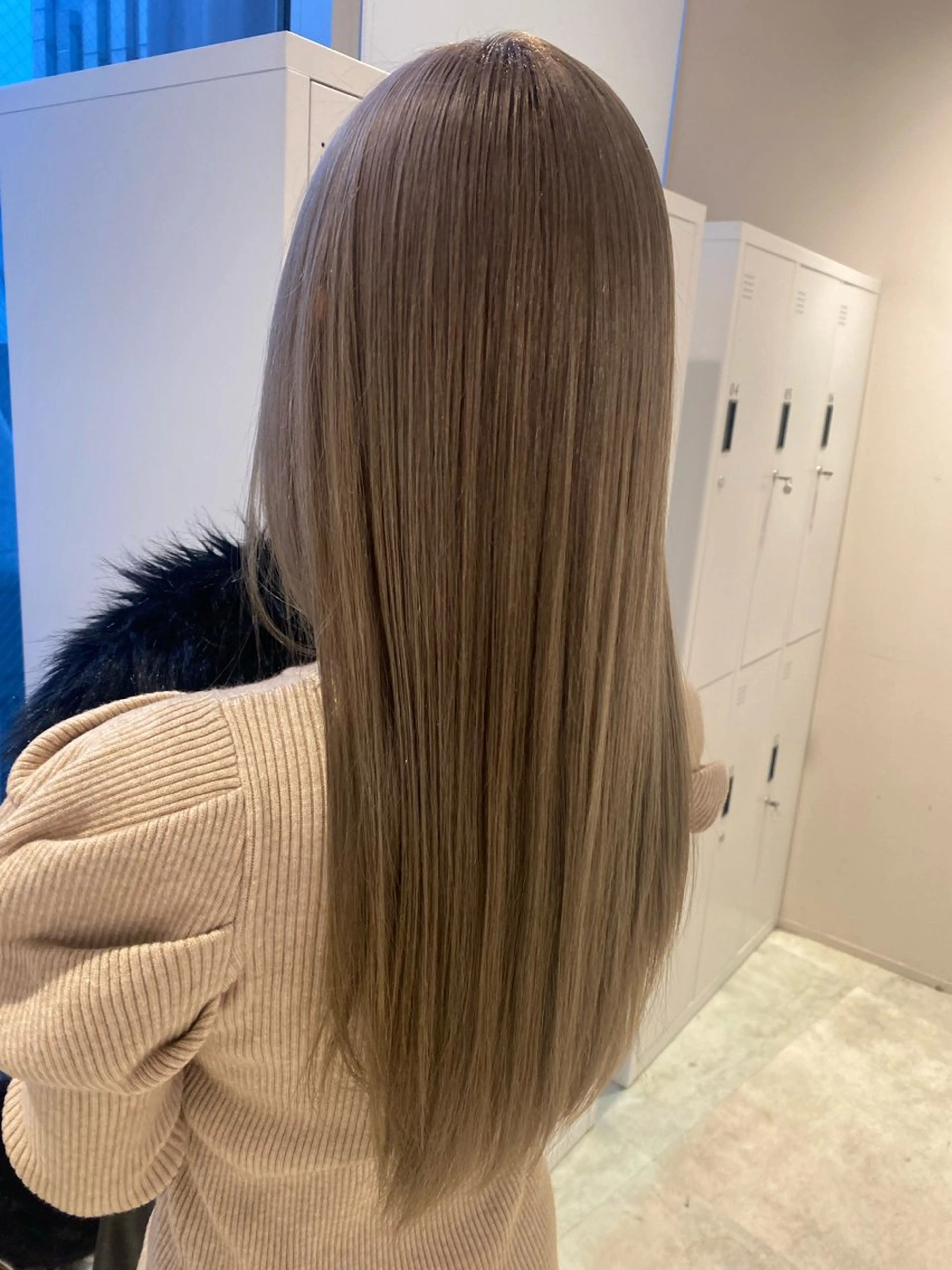 ロング カラー ベージュカラー ケアカラー 透明感カラー ダブルカラー ミルクティーベージュ カット ヘアカラー ピンク/ベージュ /似合わせ/田島百華のヘアスタイル