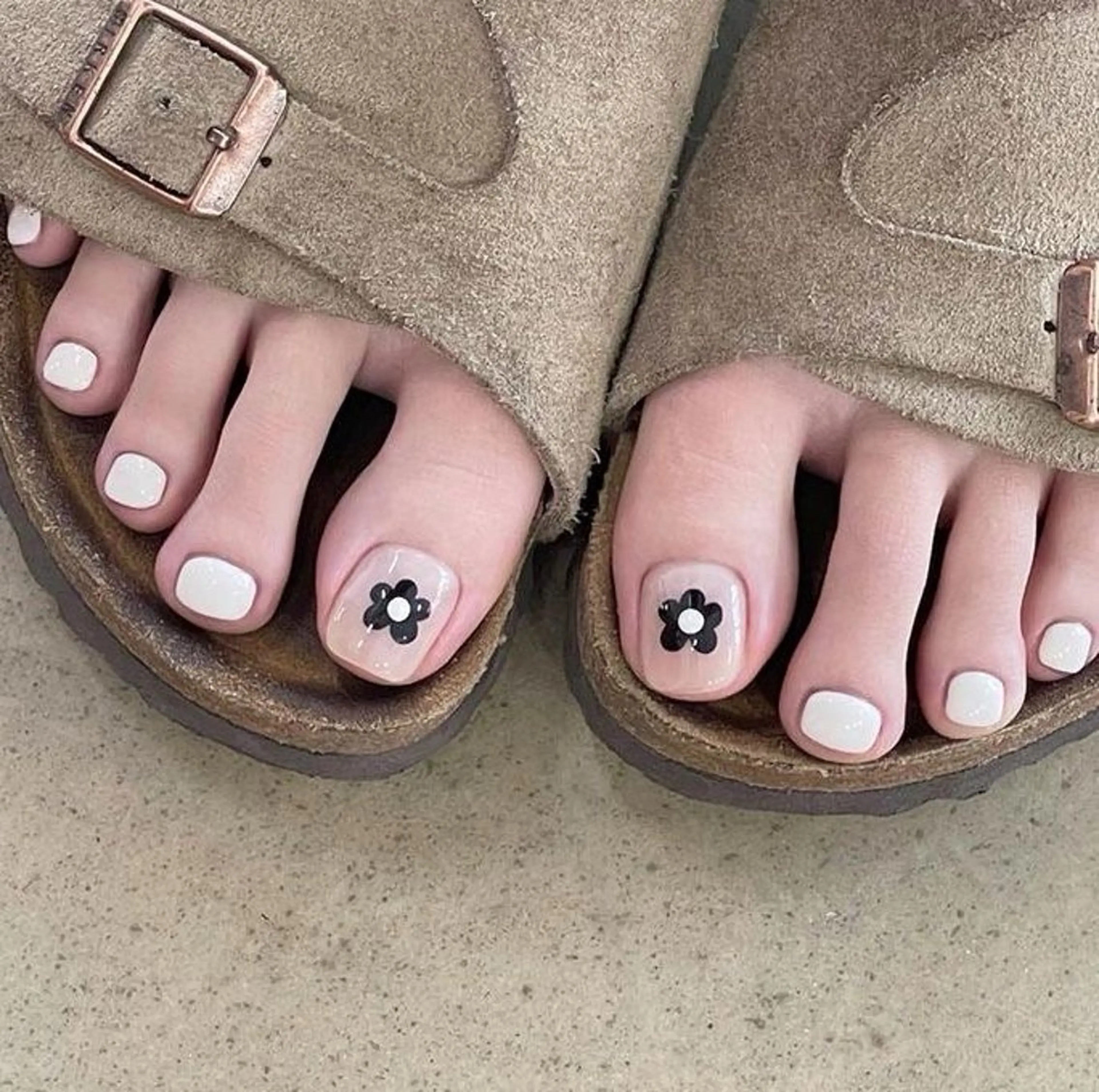 ネイル 韓国ネイル 持ち込み ニュアンスネイル ネイルチップ 冬ネイル RINN ANA.CHUOのネイルデザイン