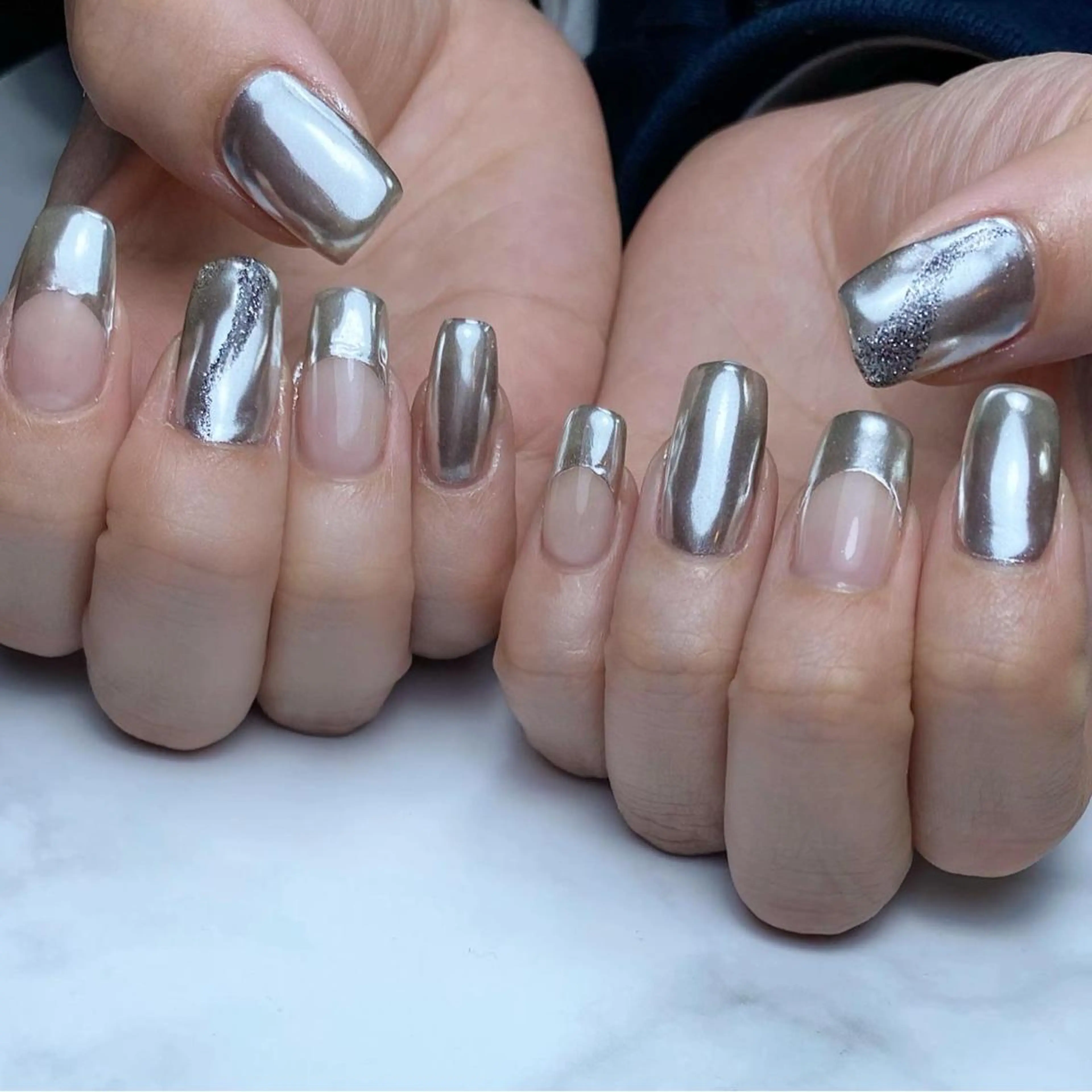 ネイル フレンチネイル ミラーネイル シルバー ハンドネイル Nail ameria megu所属・ameria meguのネイルデザイン