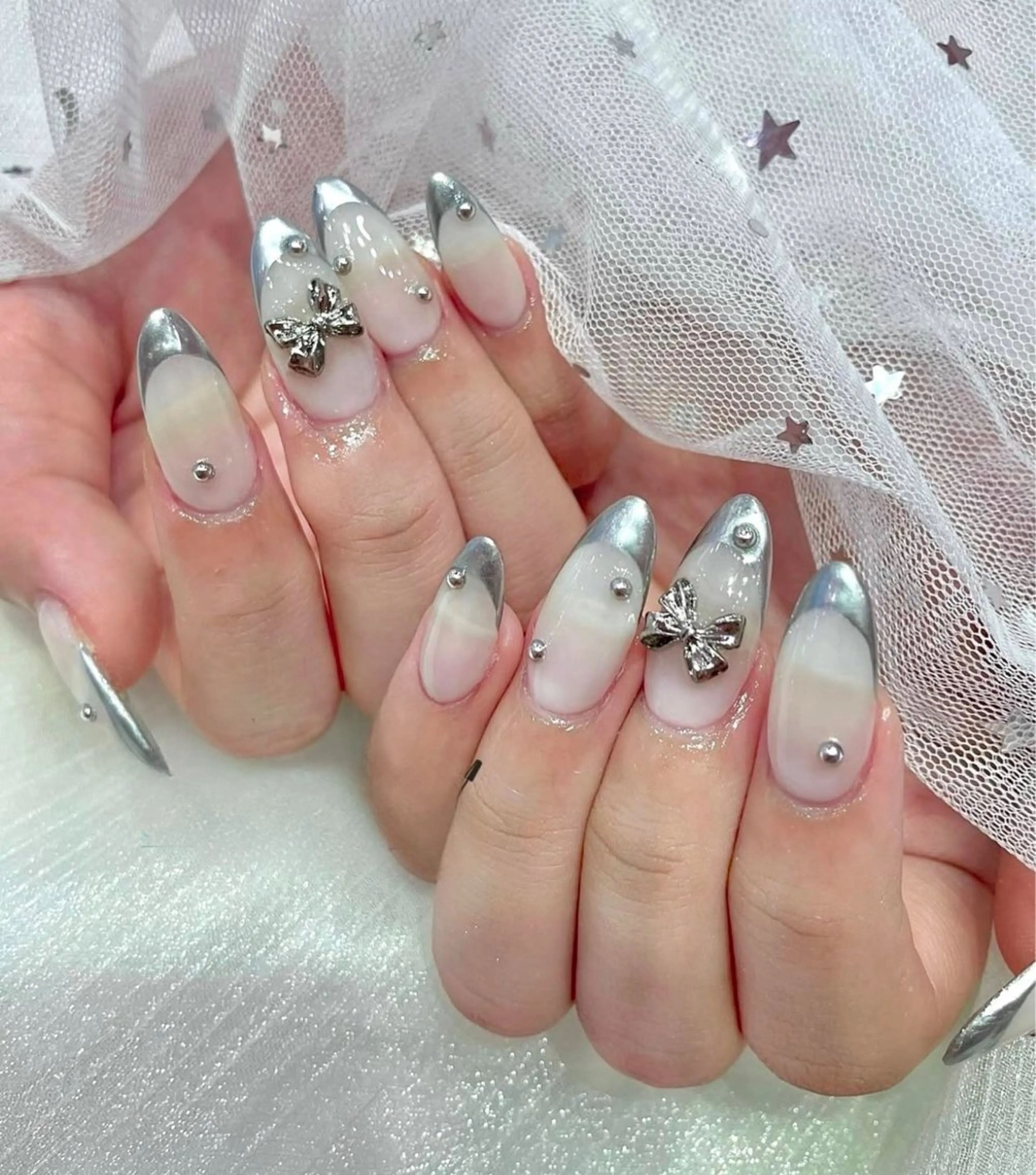 ネイル フレンチネイル キラキラネイル マグネットネイル ミラーネイル ニュアンスネイル Tira Nailのネイルデザイン