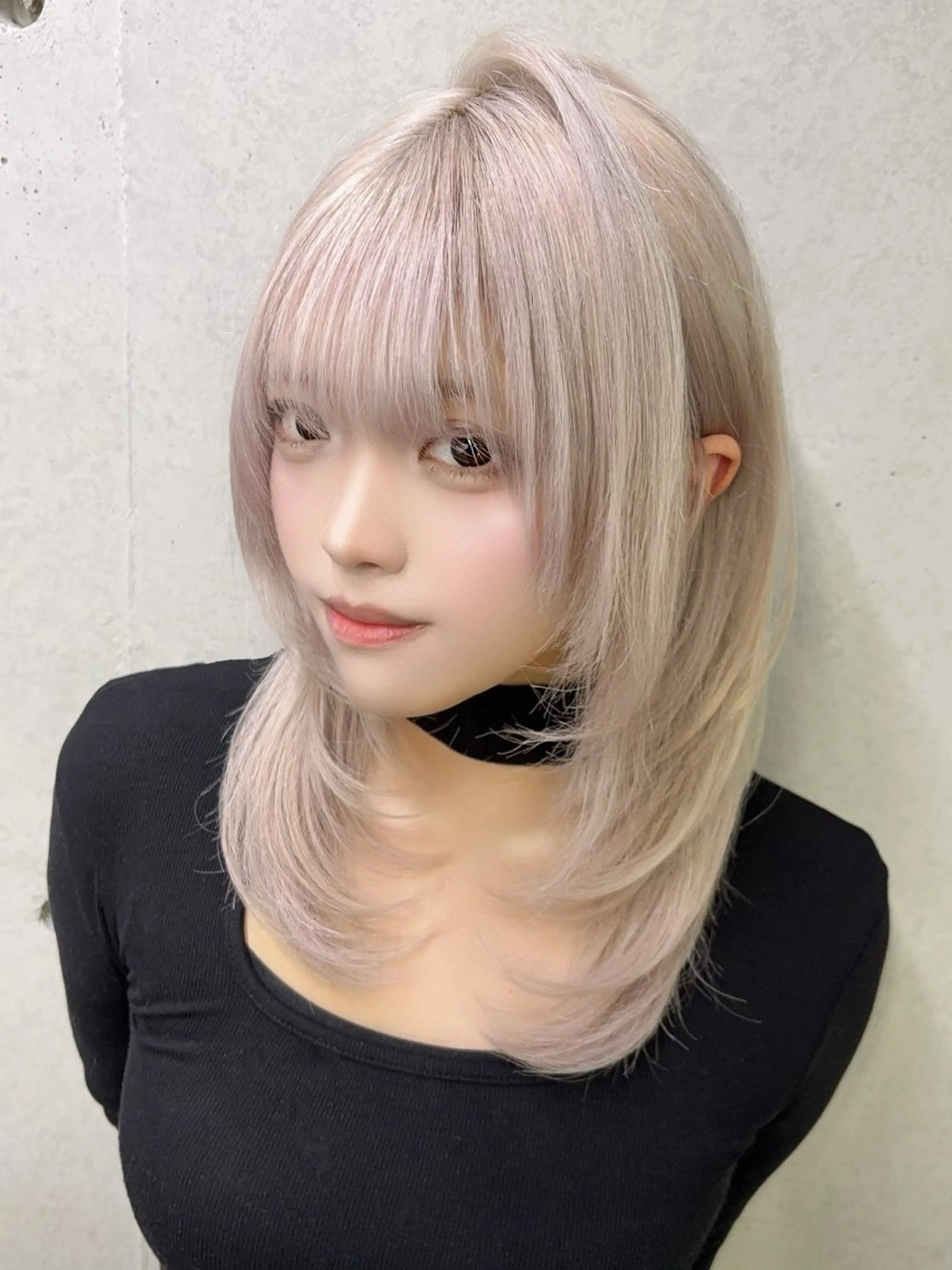 ミディアム カラー ヘアカラー がわ/ハイレイヤー /ハイトーンカラーのヘアスタイル