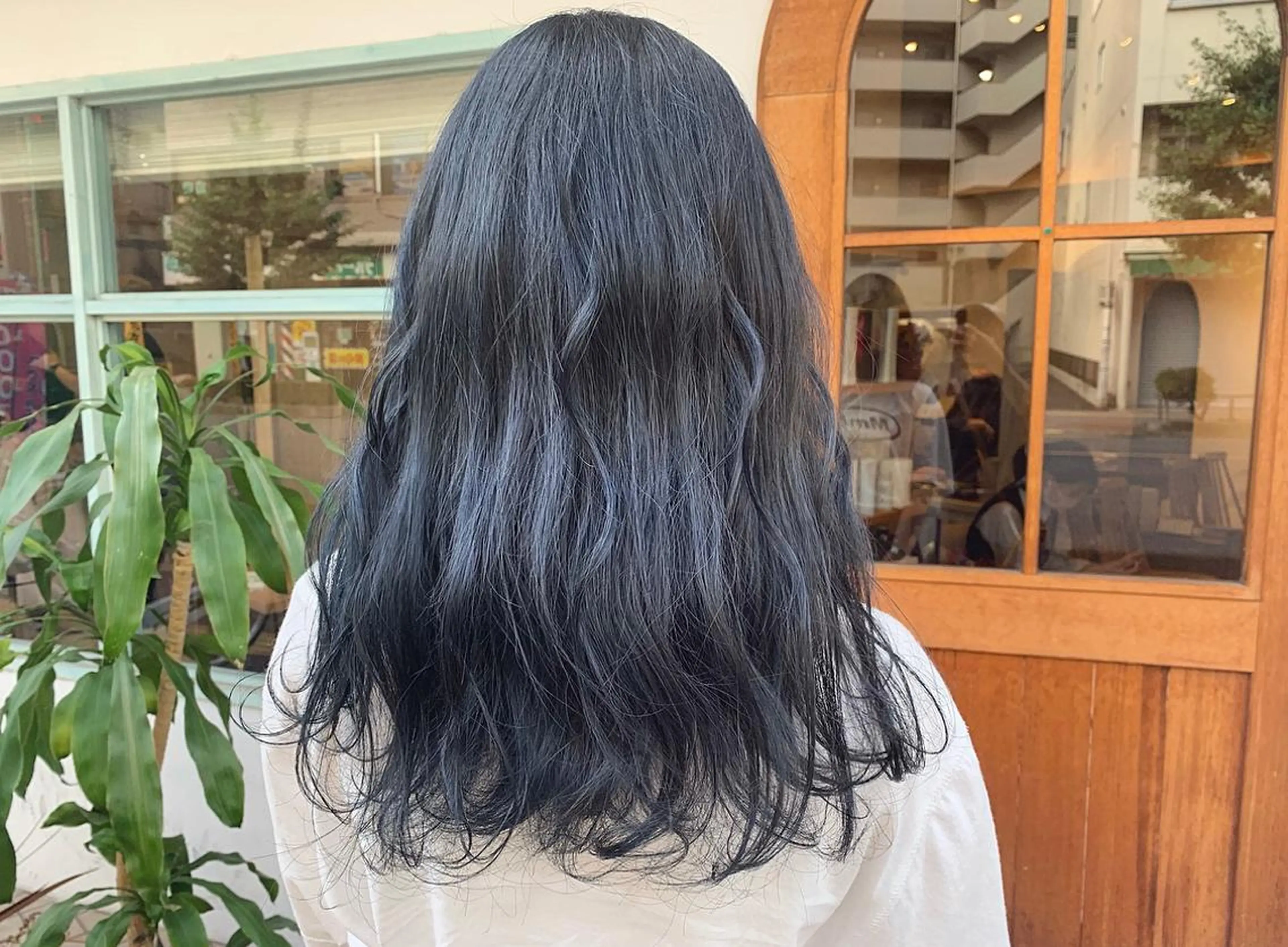 ロング カラー ブリーチ ブルーカラー シルバー ヘアカラー たかいわ みきのヘアスタイル