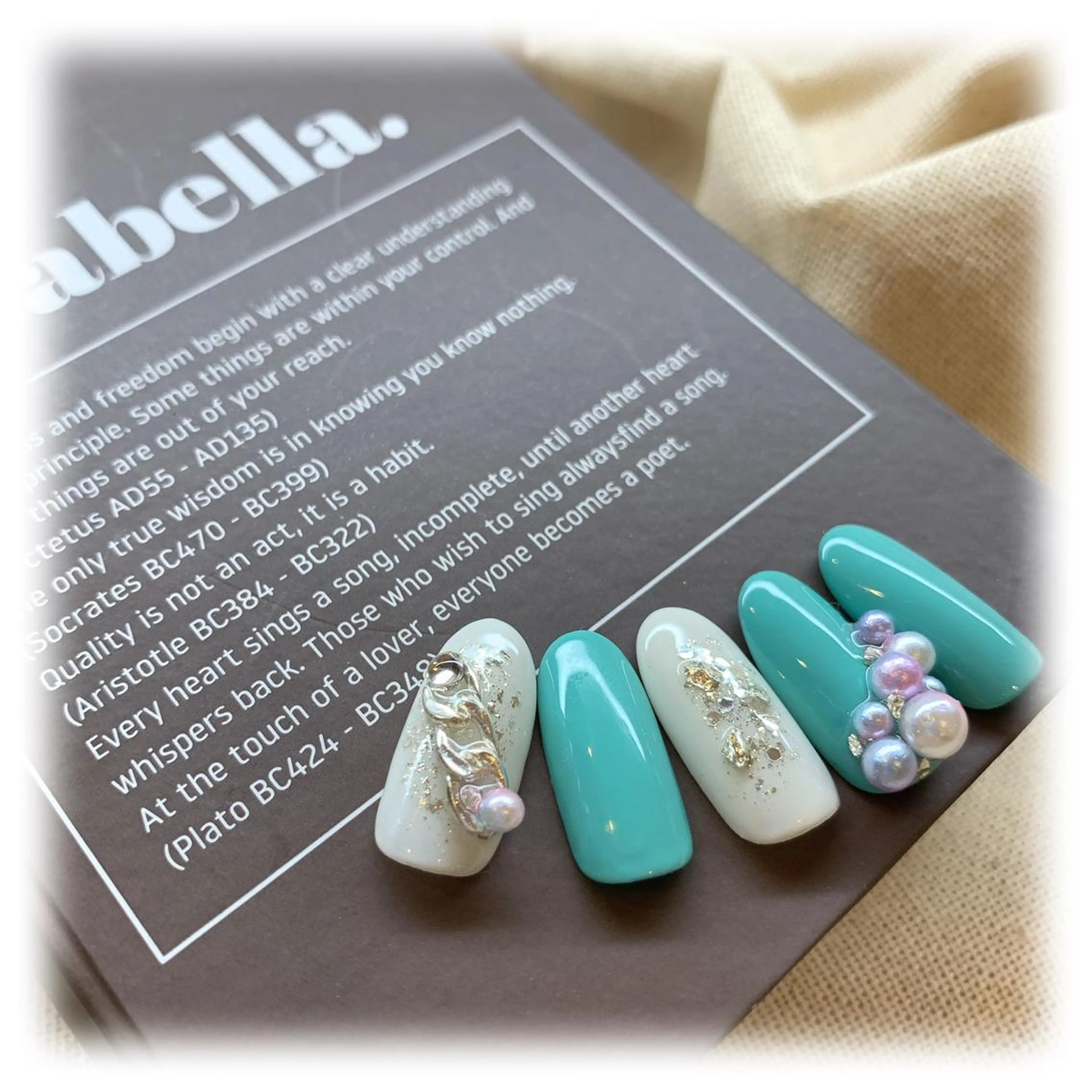ネイル アートネイル キラキラネイル ui nailのネイルデザイン