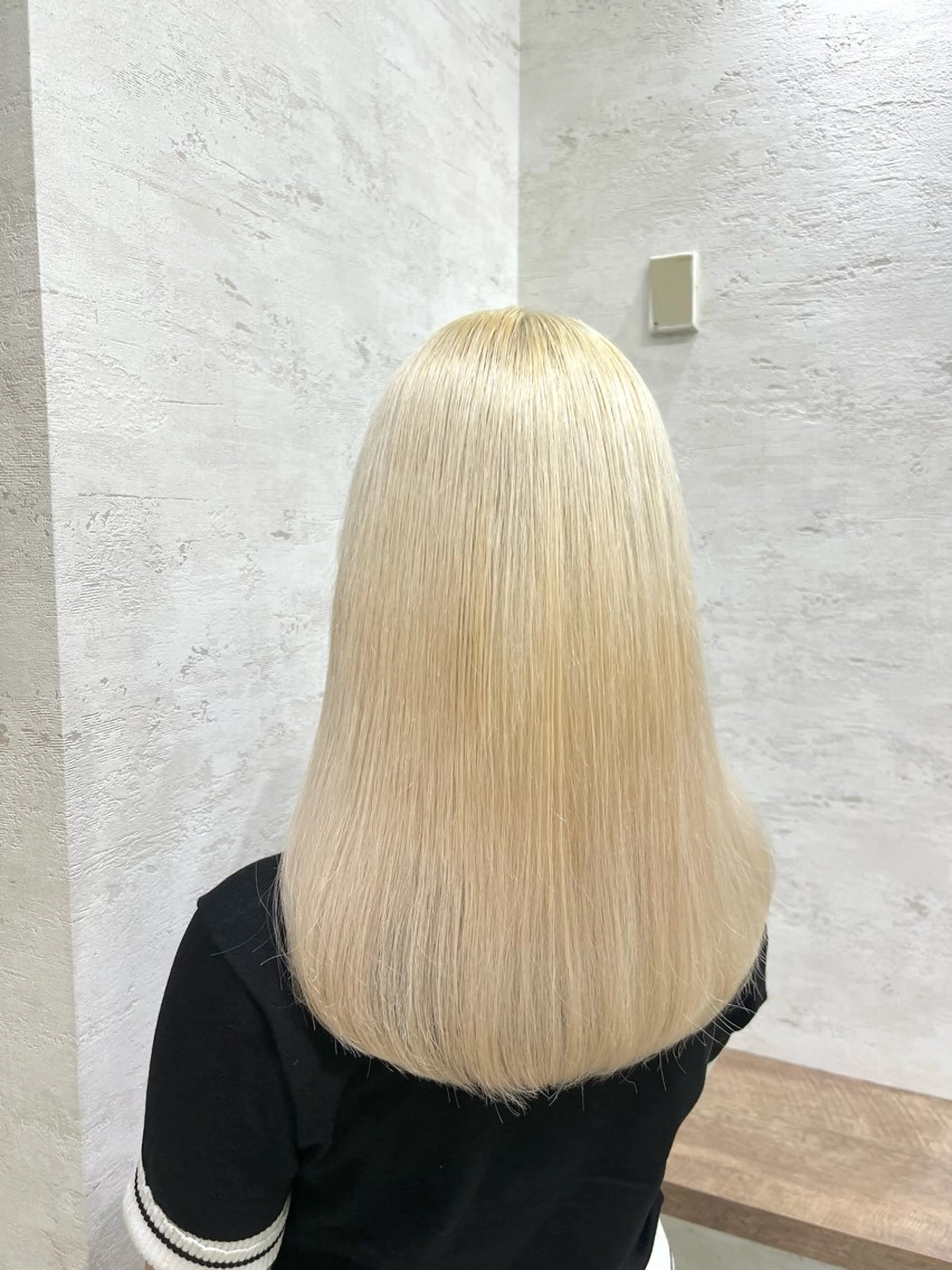 セミロング カラー 櫻井 愛弓のヘアスタイル