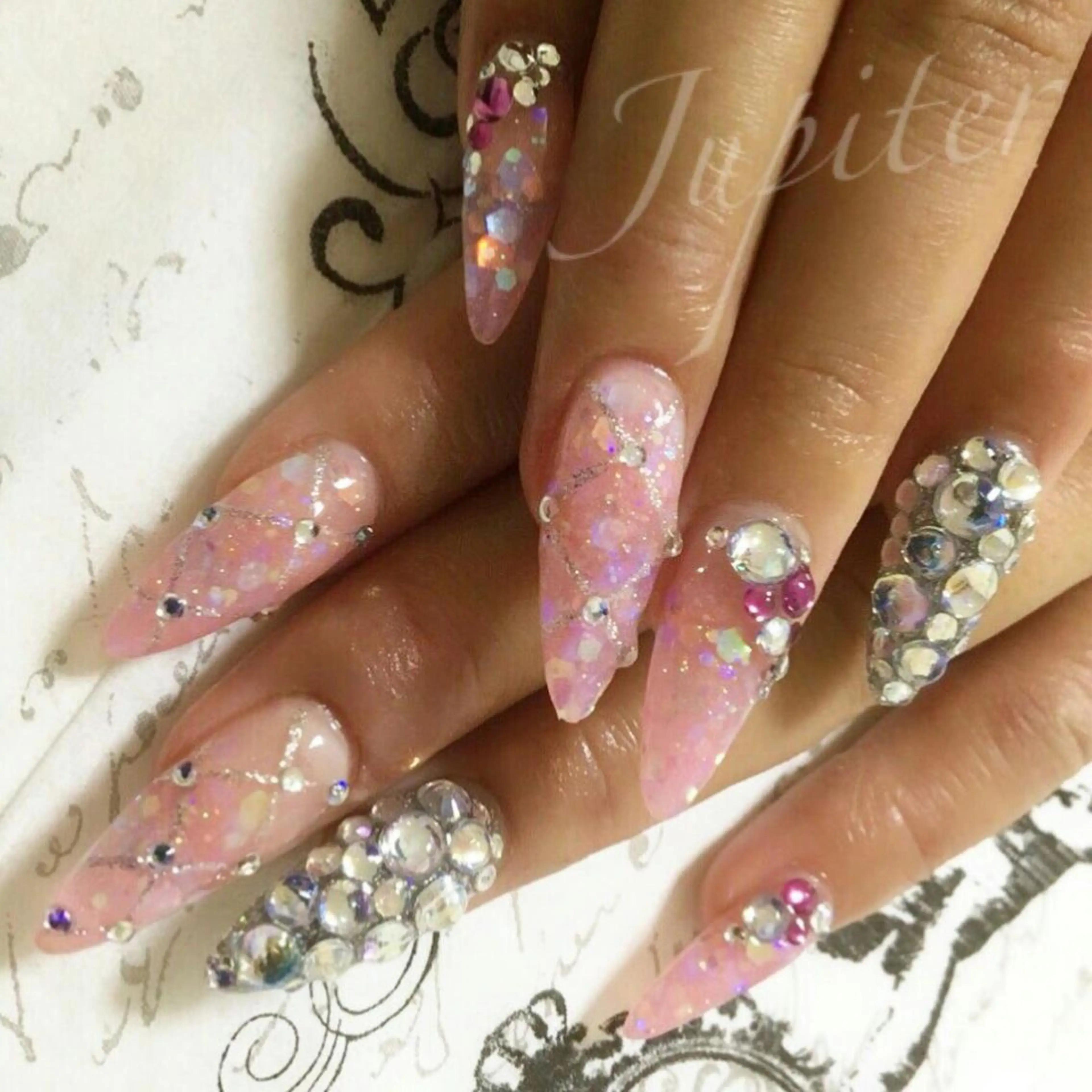 ネイル ホログラムネイル ピンク スカルプネイル PrivateSalon Jupiter所属・Jupiter .のネイルデザイン