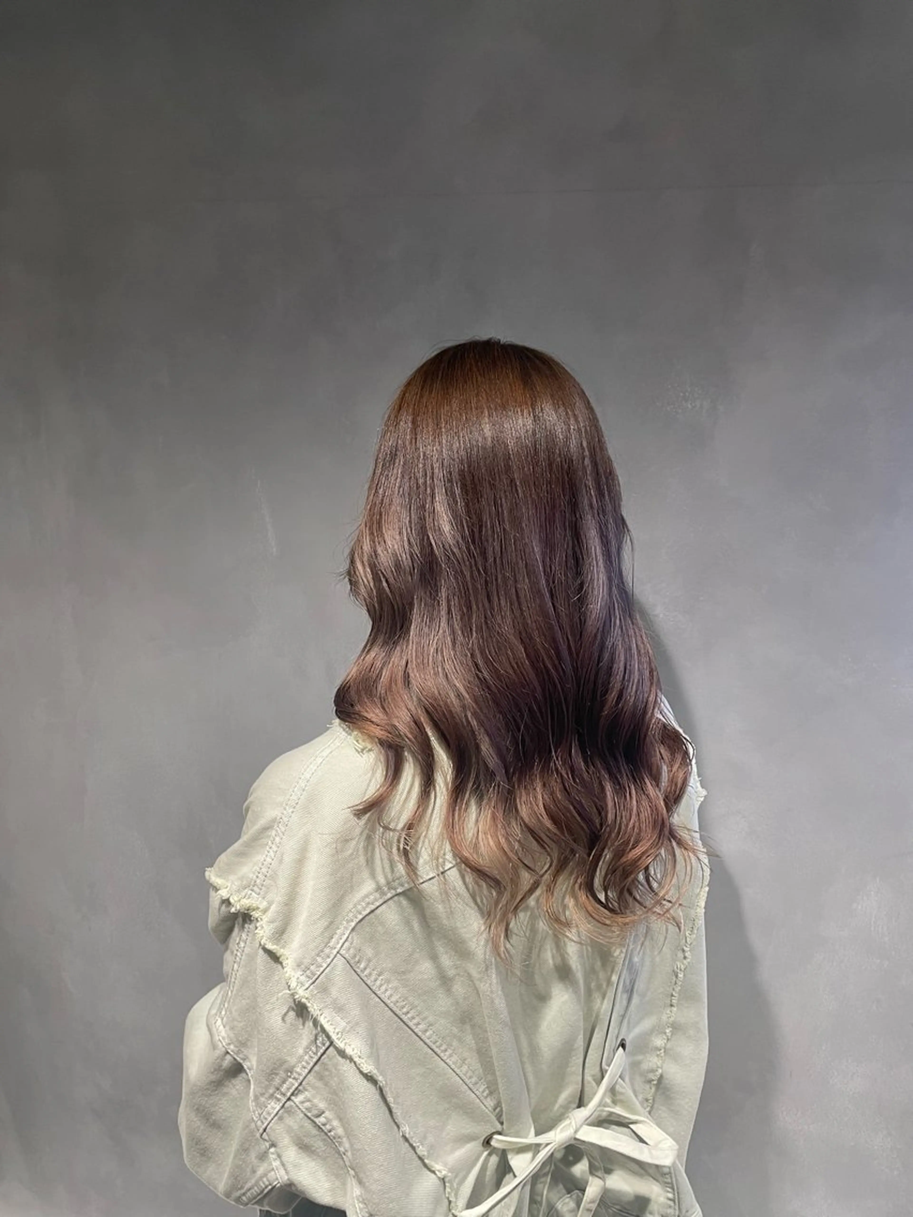 ロング カラー ブリーチ 透明感カラー グレージュ ブリーチなしカラー ヘアカラー トリートメント 暖色/ハイトーン/ カラー/HBLのヘアスタイル