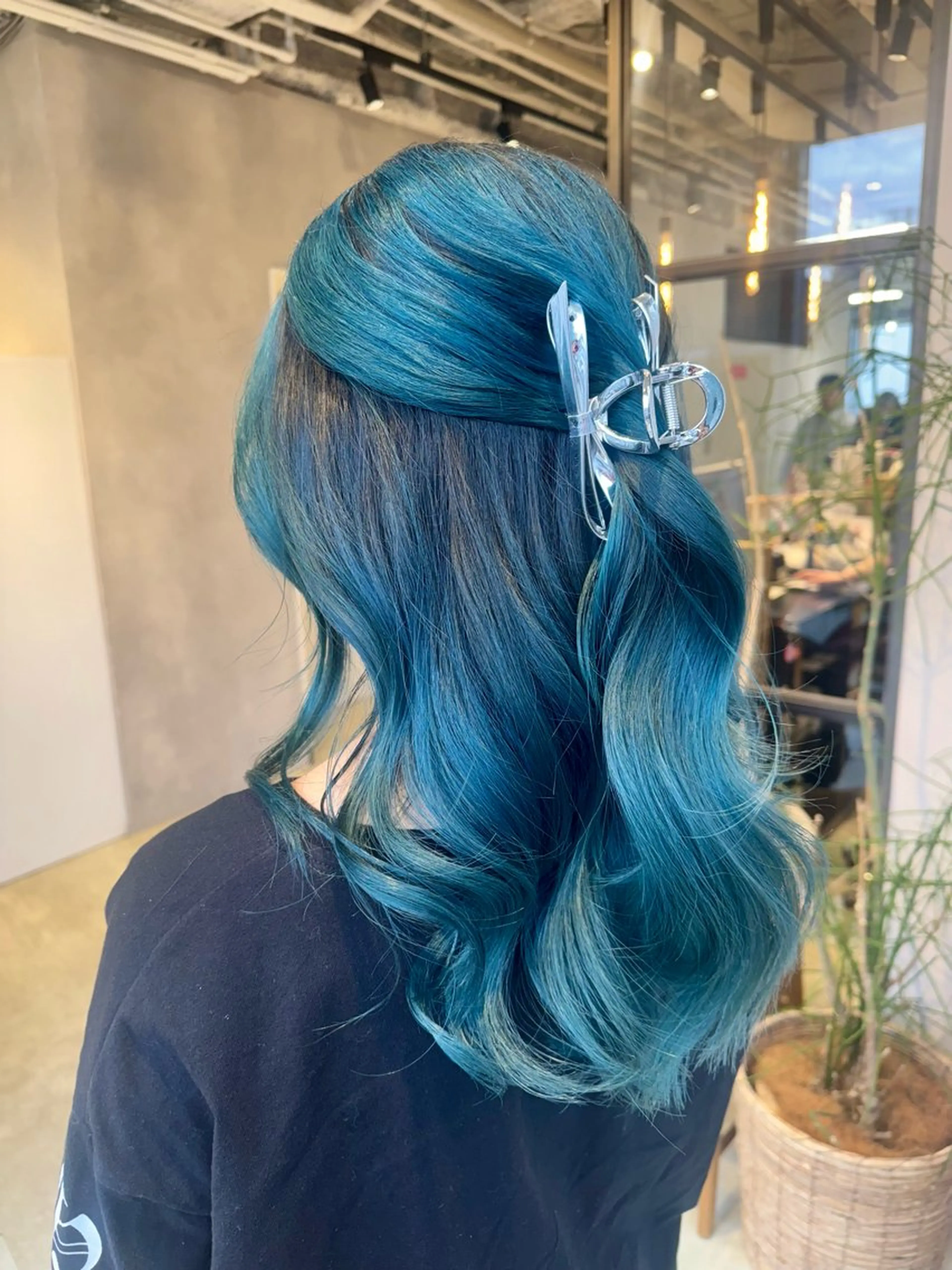 カラー アクアカラー ブルーカラー カット ヘアカラー トリートメント 透明感カラー✨艶髪 制作🌱山根あゆみのヘアスタイル