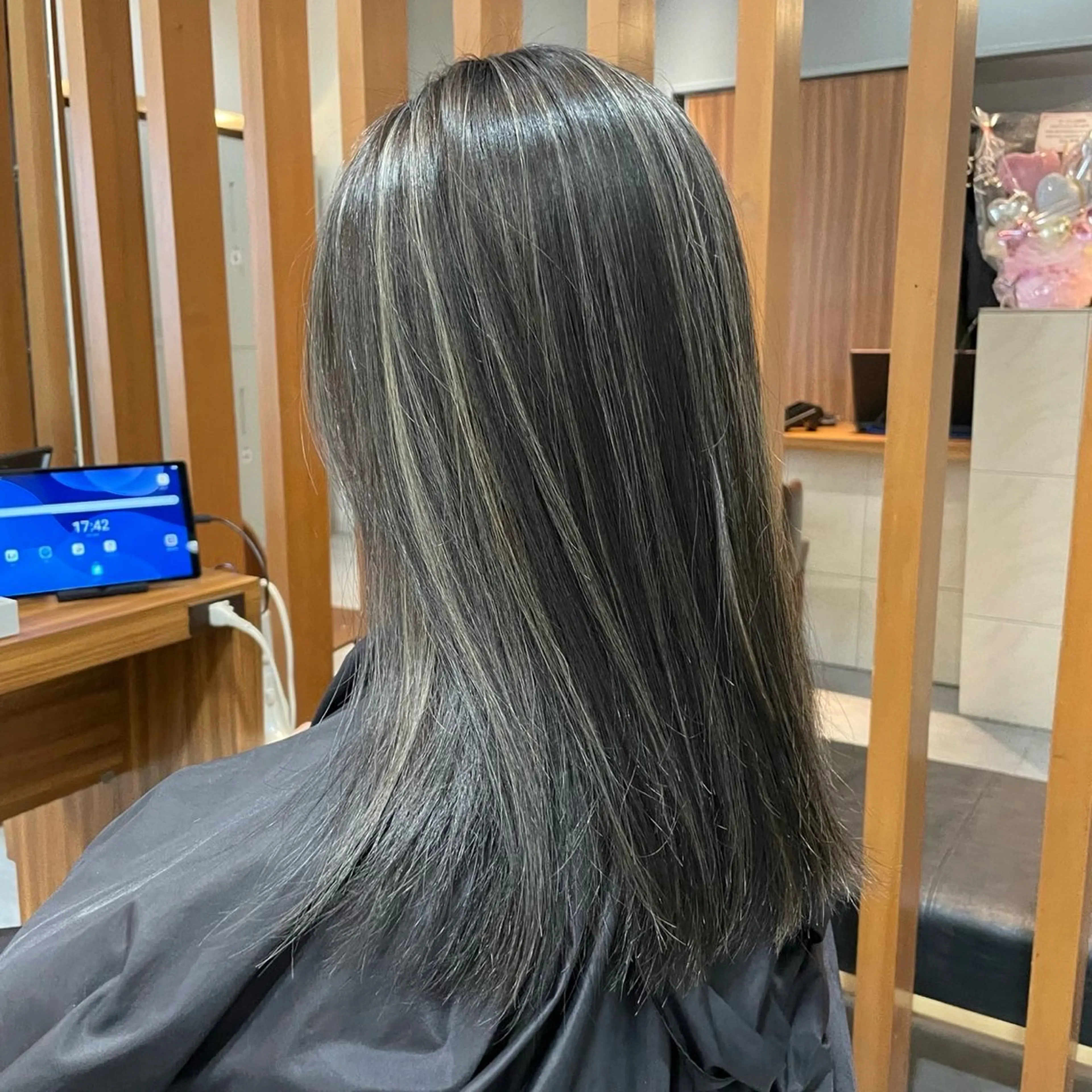 カラー ハイライトカラー ヘアカラー ブリーチカラー 🦋RANA🦋のヘアスタイル