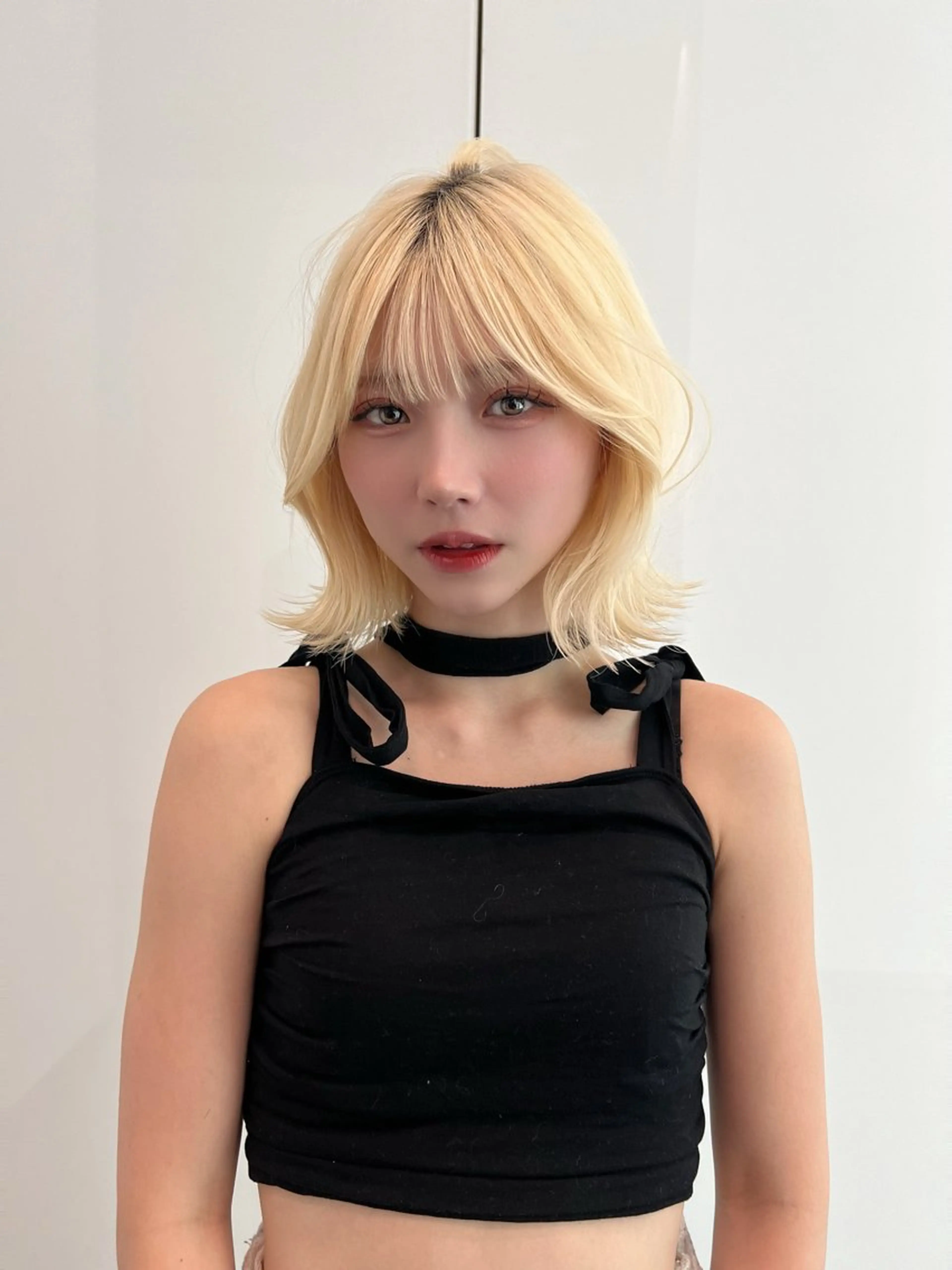 ショート カラー カット ヘアカラー トリートメント 抜きっぱなしブロンド /ハイトーン/カナタのヘアスタイル