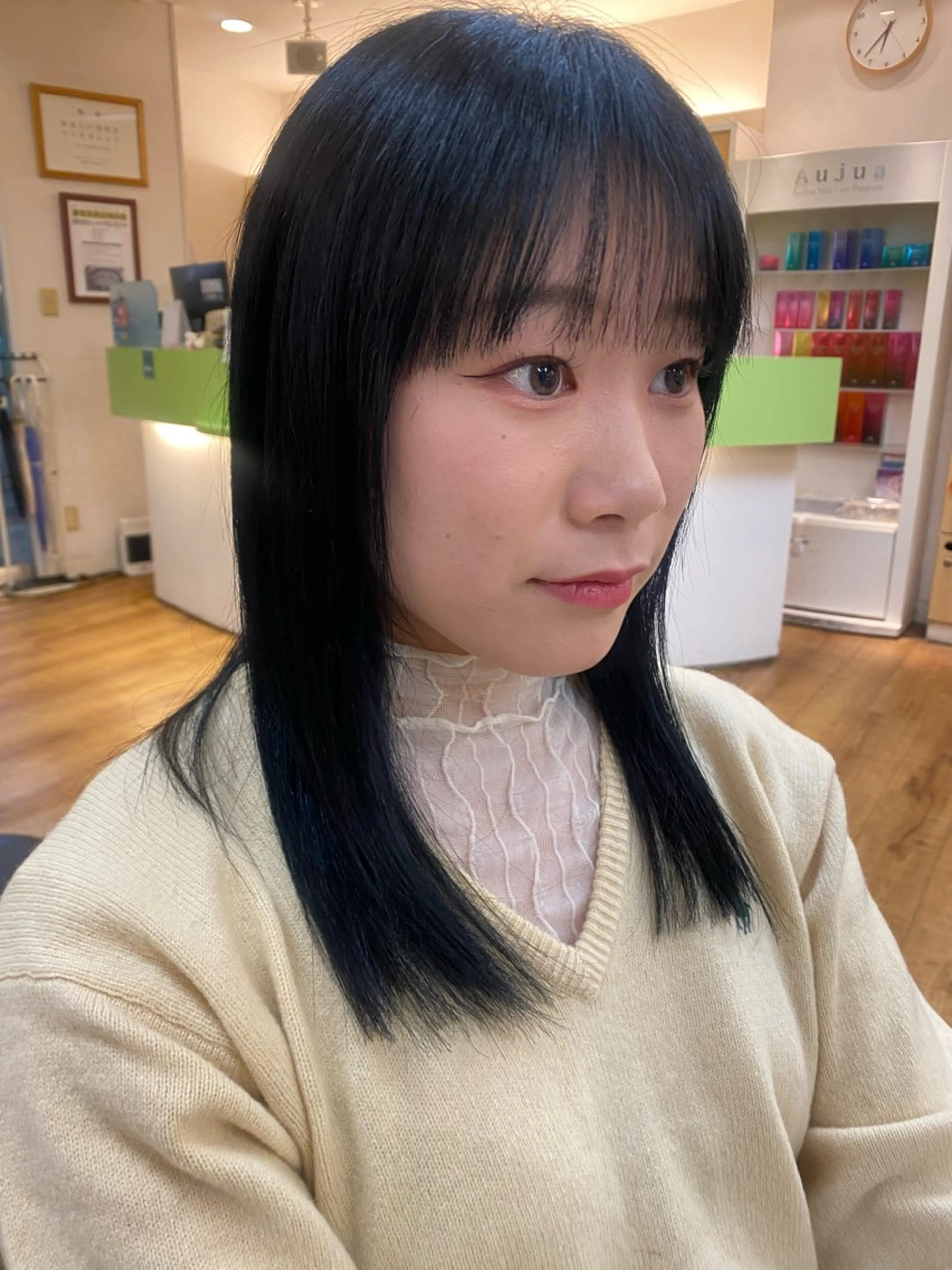 髪の毛をケアしながらカラーさせて頂きます🧸🤍柔らかく透明感のある色目指します😇の写真