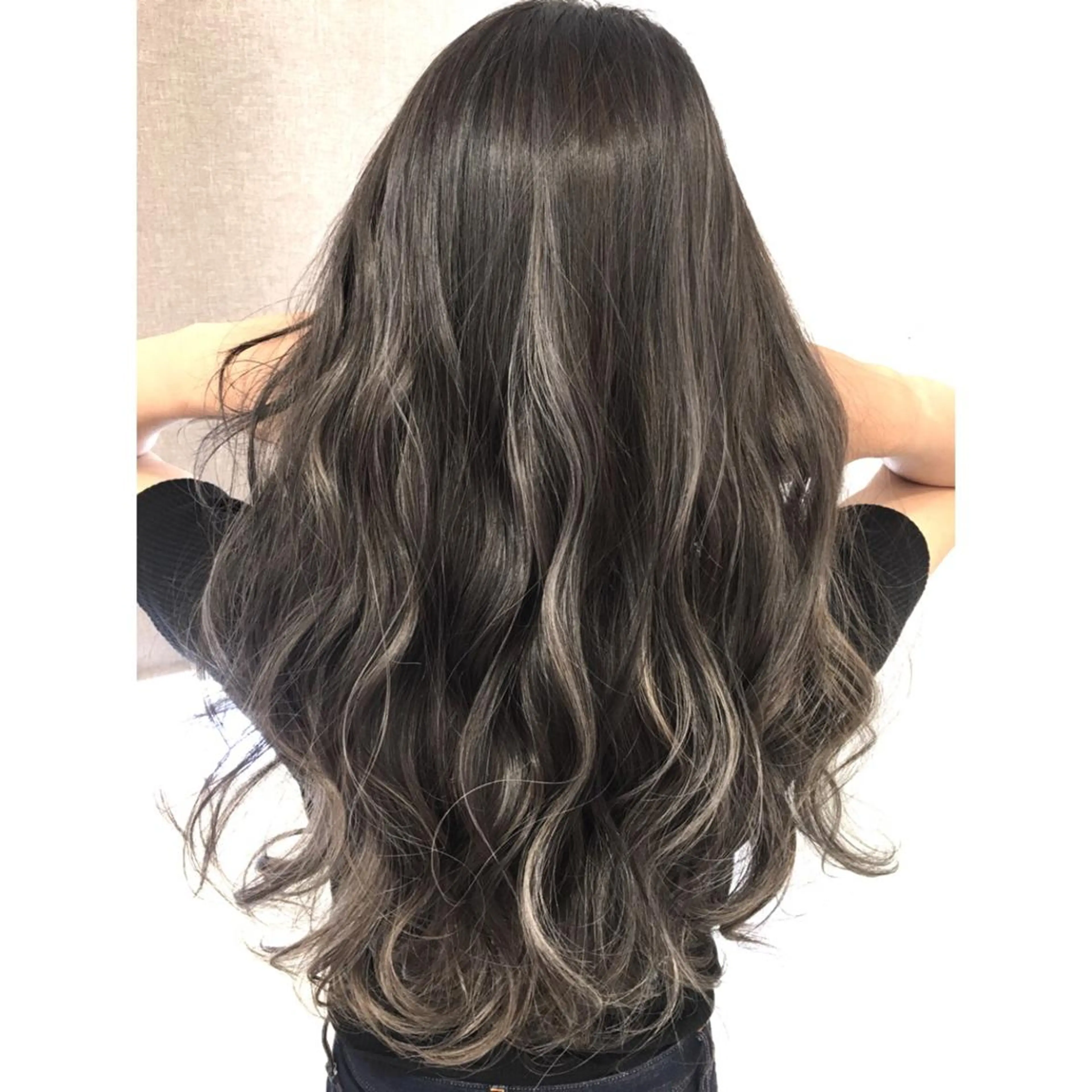 ロング カラー ハイライトカラー 3Dハイライト ハイライト ヘアカラー トリートメント 井上 一平のヘアスタイル