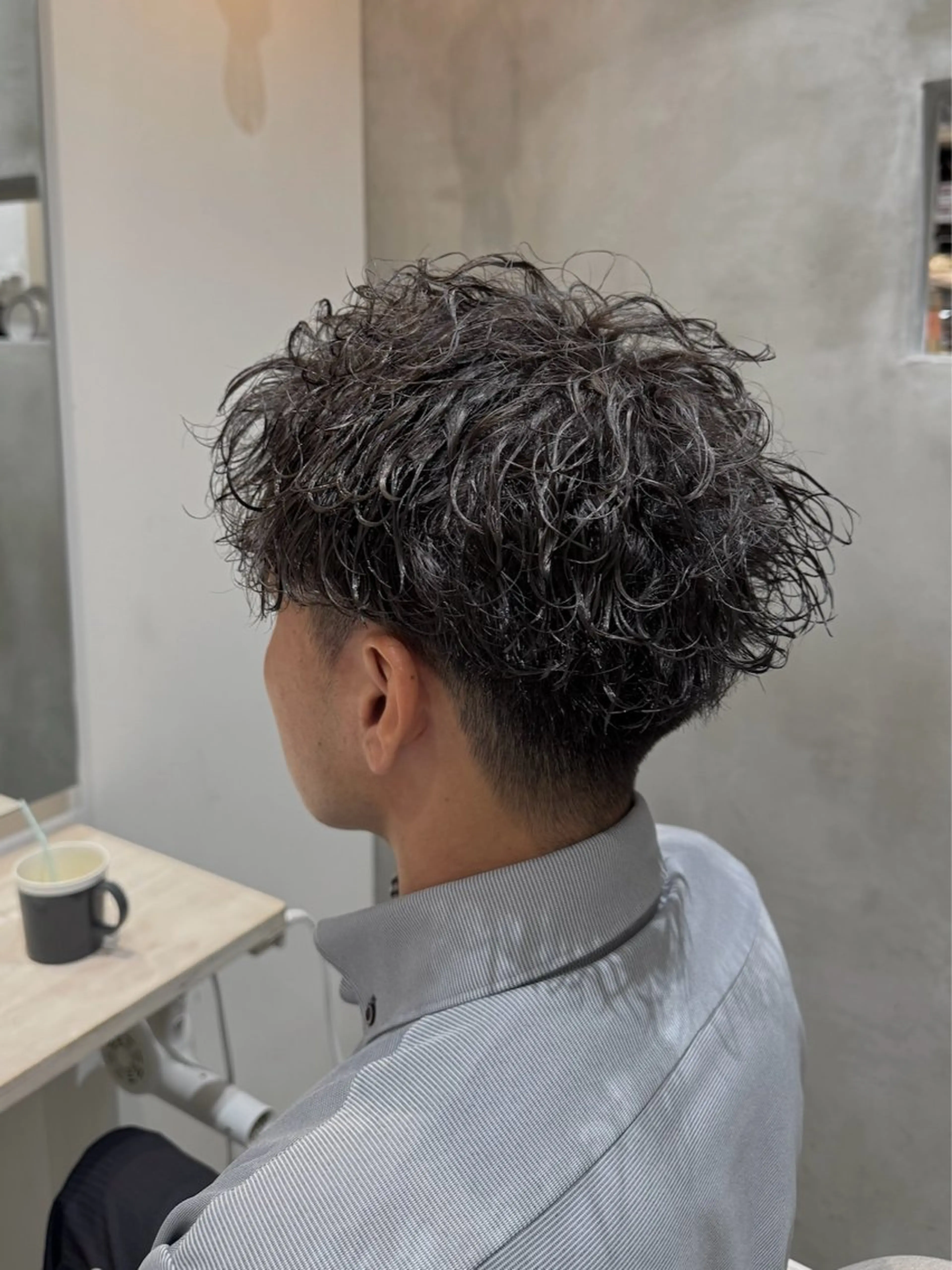 パーマ メンズ 切りっぱなしボブ メンズバレイヤージュ メンズブリーチ メンズハイライト メンズハイトーン ほの カラー特化/ ブリーチ/ボブのヘアスタイル