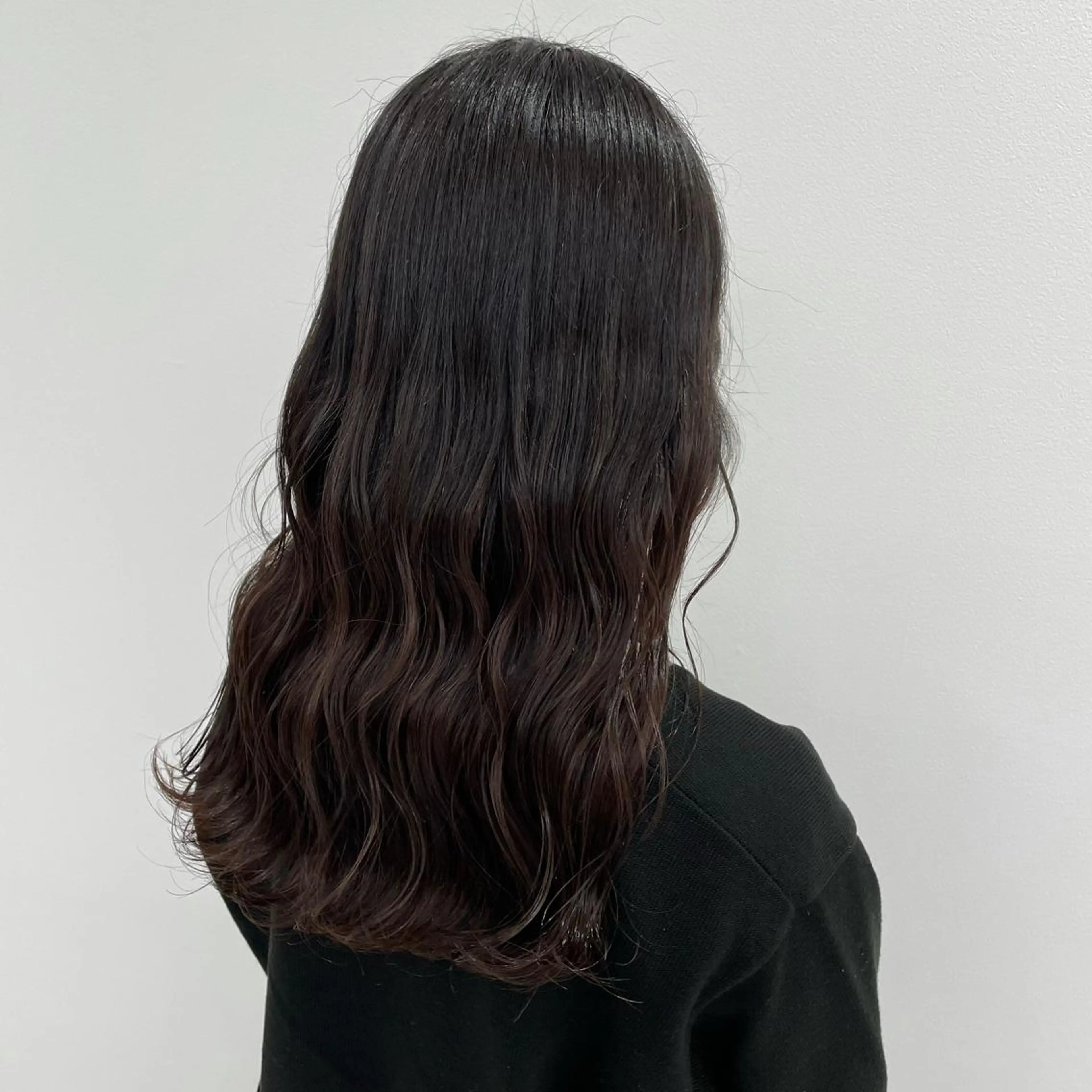 ロング カラー ヘアアレンジ ブリーチ・縮毛矯正 三島佳音のヘアスタイル