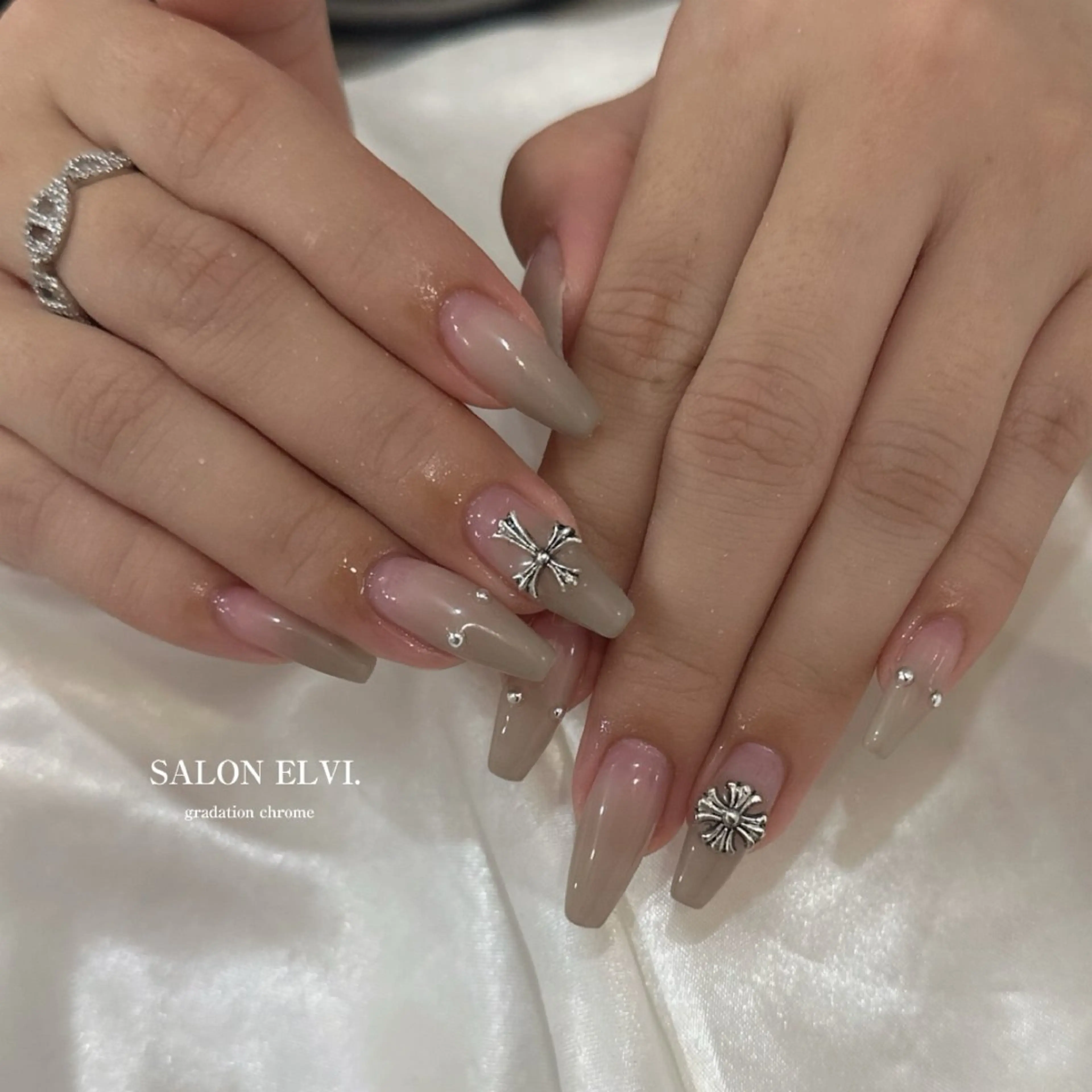 ネイル SALON ELVI.のネイルデザイン