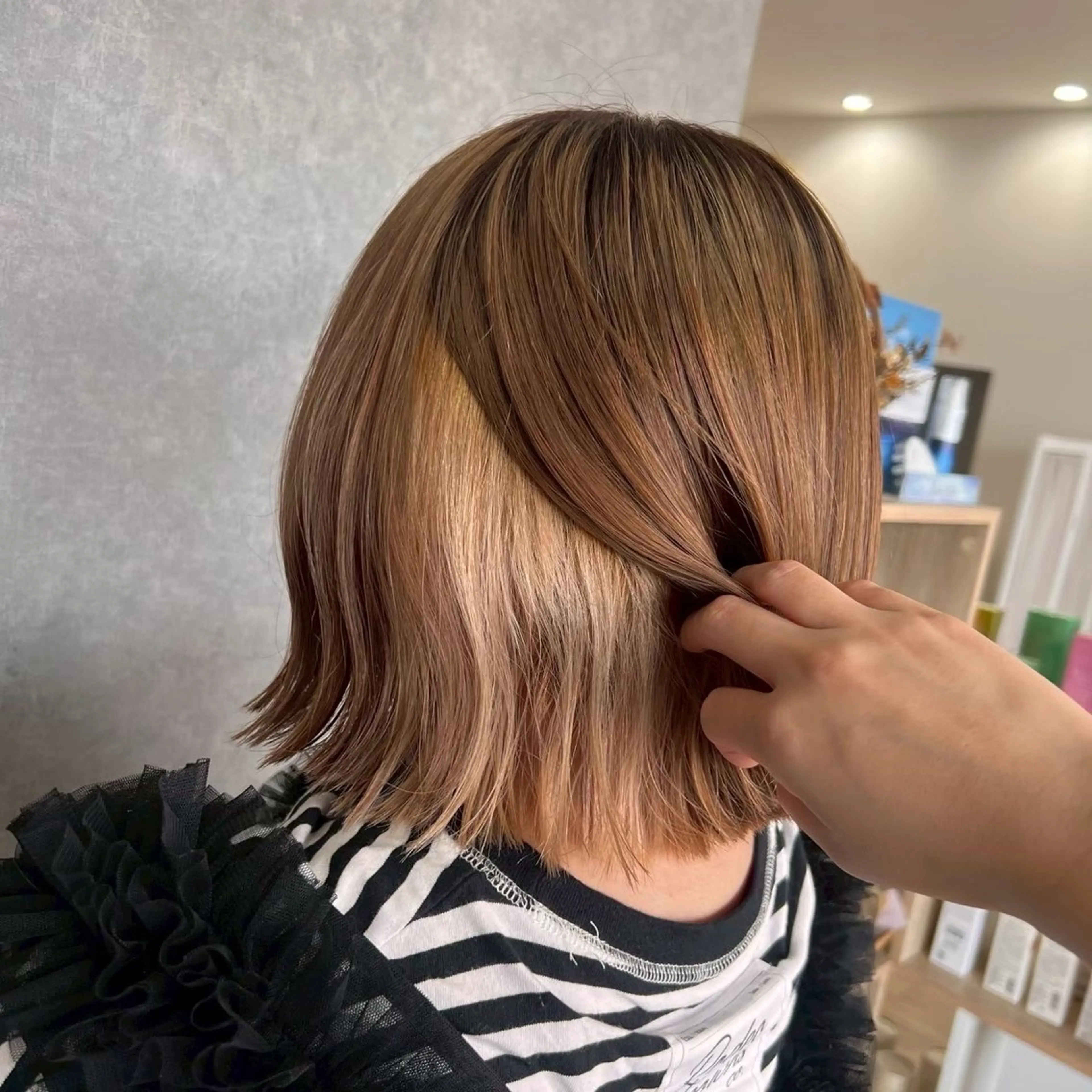 ショート ヘアカラー 高橋 優実のヘアスタイル