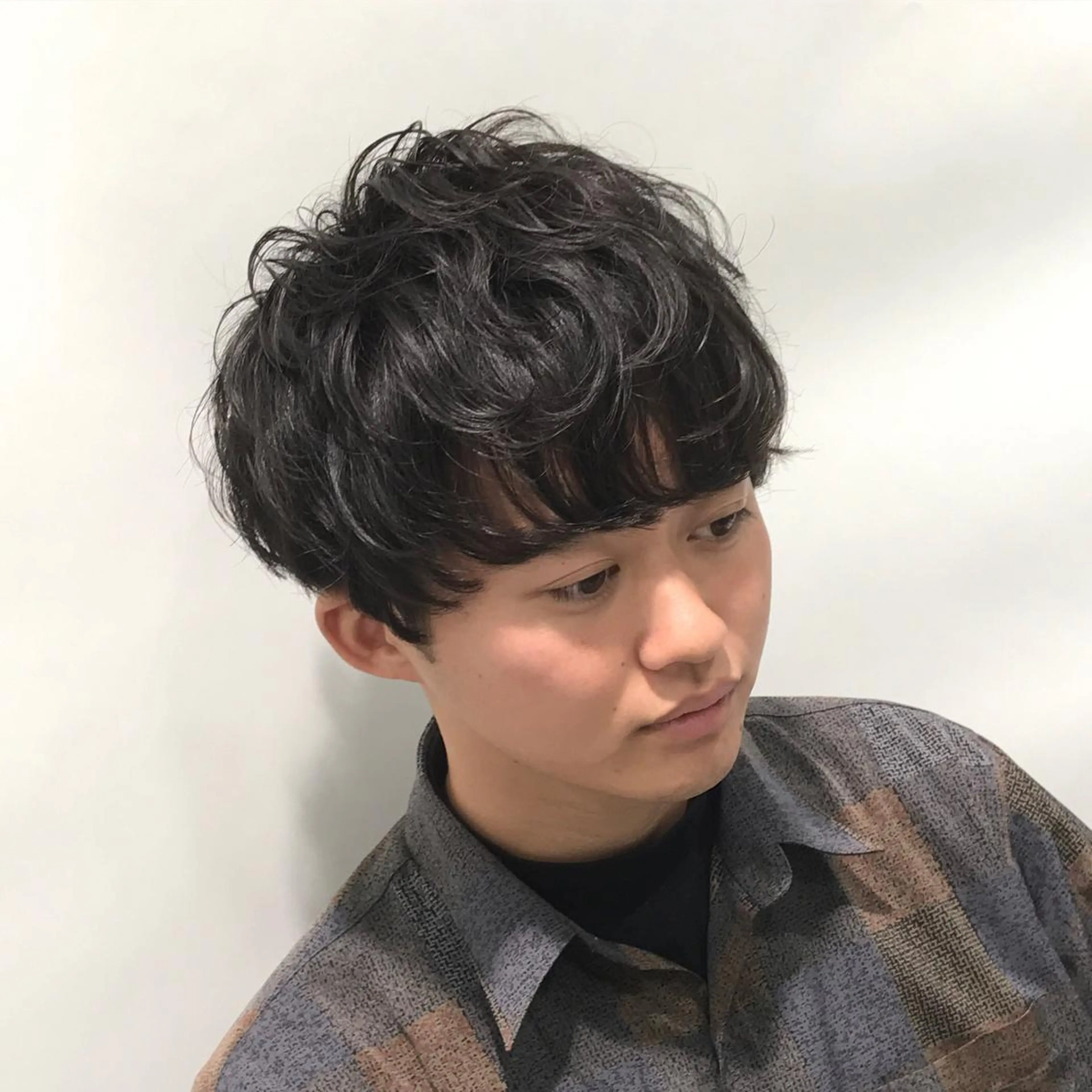 ショート カラー パーマ メンズ マッシュ メンズパーマ カット パーマ 🟦メンズパーマ🟦 横浜駅｜小上馬淳司のヘアスタイル