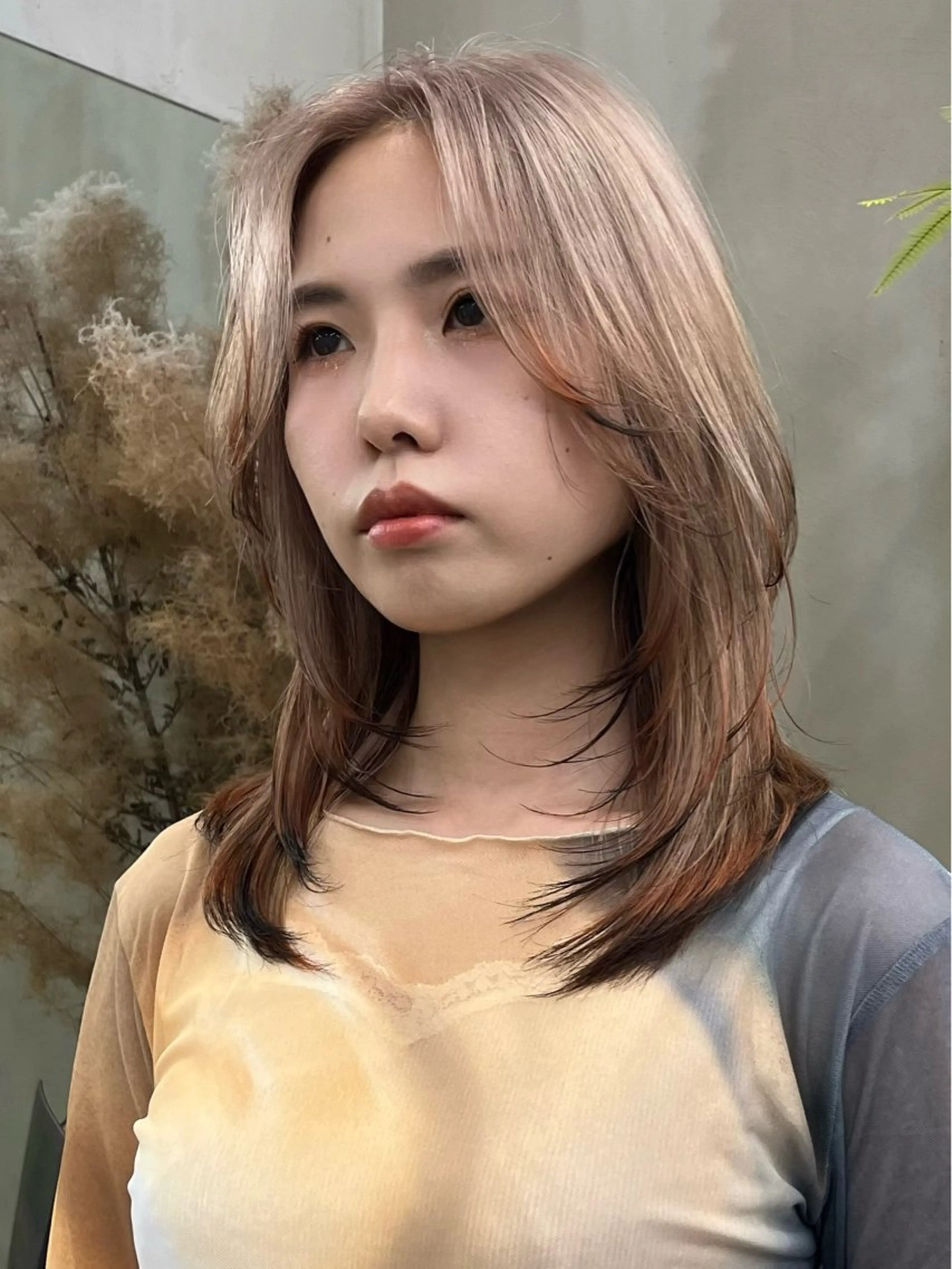 セミロング カラー ヘアカラー レイヤー/ハイトーン 🧬ituku🧬のヘアスタイル