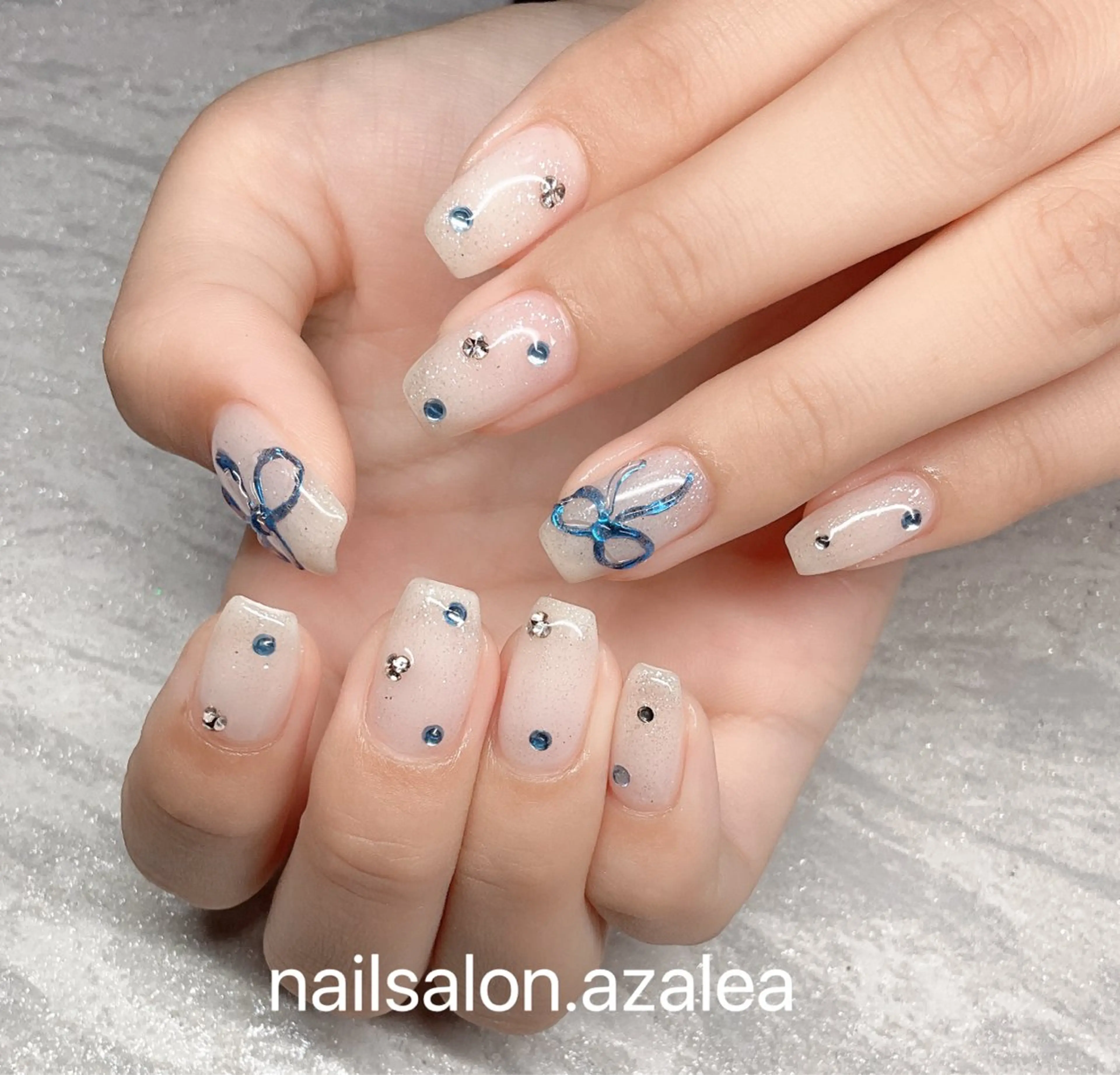 ネイル R inのネイルデザイン