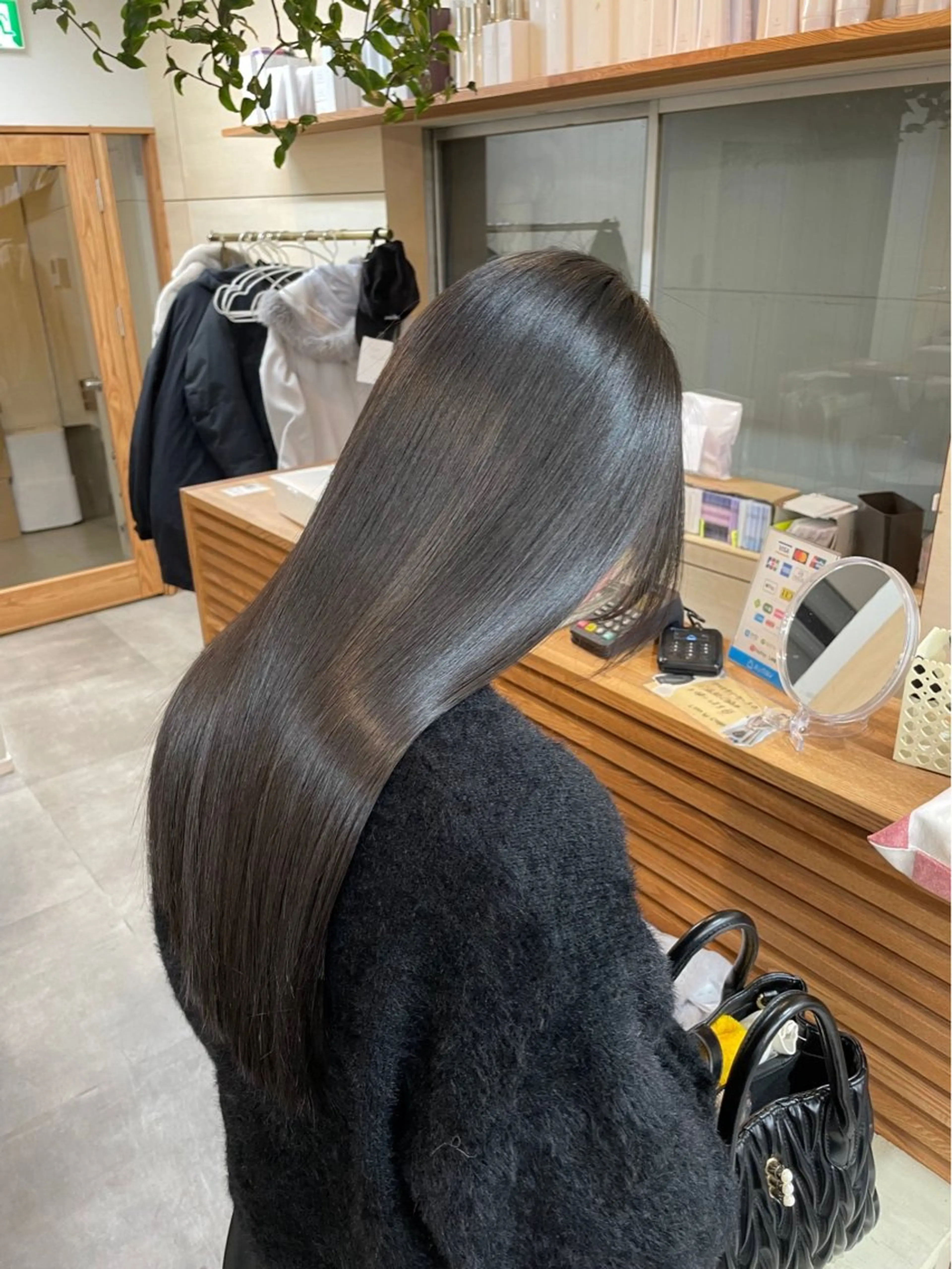 カラー パーマ 縮毛矯正 ニシタニ コハルのヘアスタイル