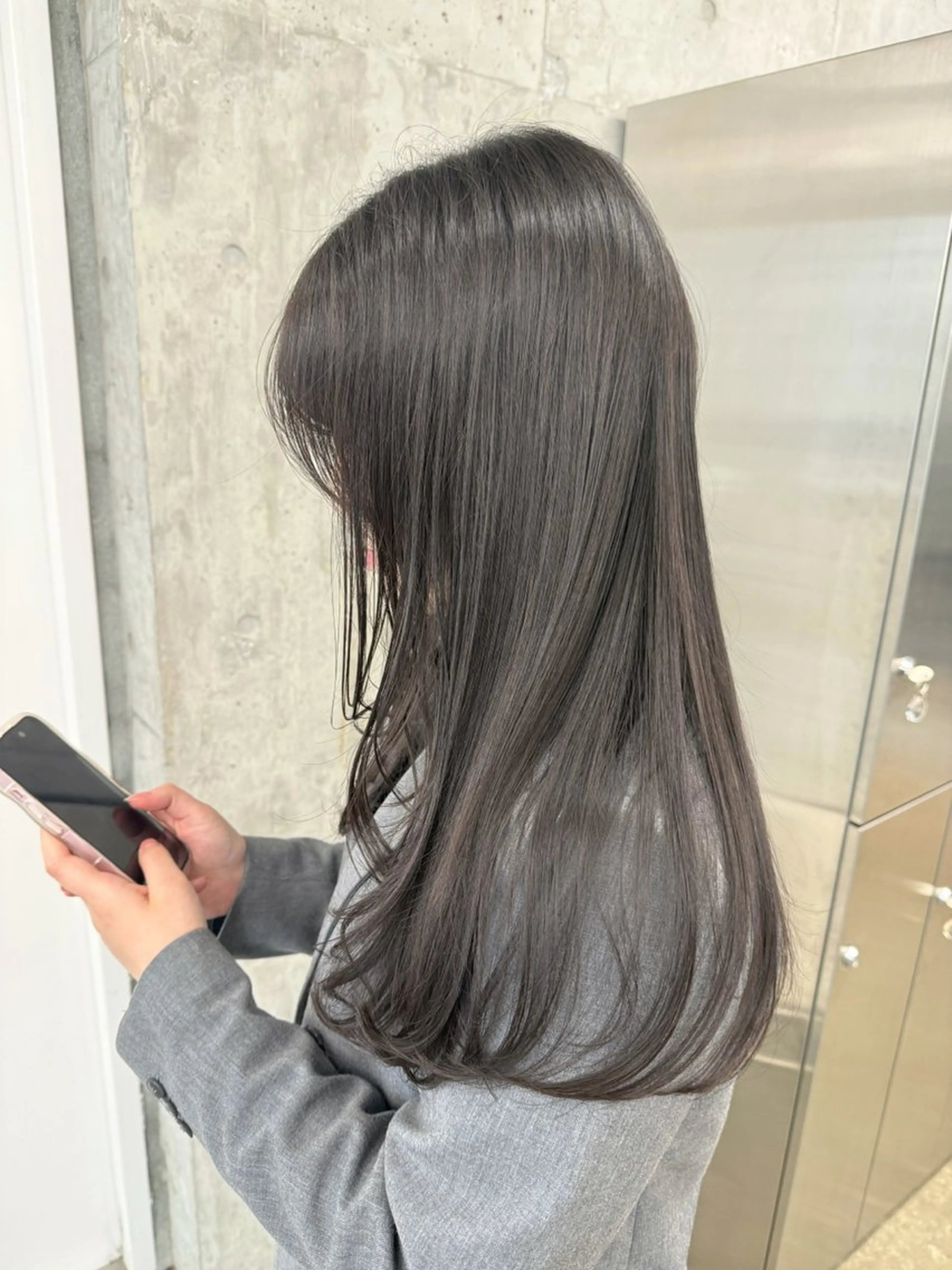 ロング カラー 透明感カラー グレージュ カット ヘアカラー トリートメント 高橋大樹/グレージュ 透明感/髪質改善のヘアスタイル