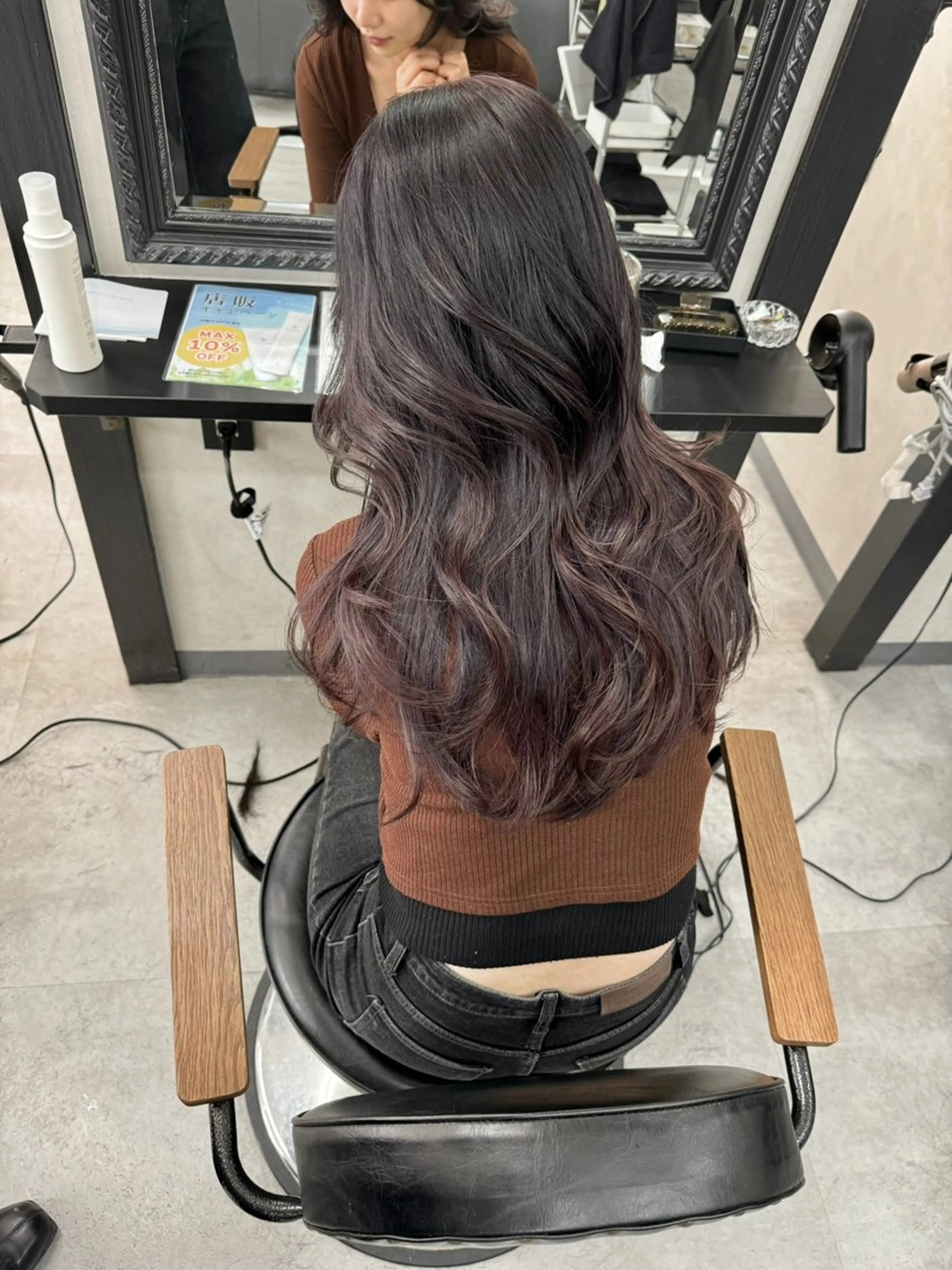 ロング カラー ベージュカラー ブリーチ 透明感カラー グレージュ ラベンダーカラー ヘアカラー トリートメント mana／ブリーチ なし／ベージュ／暖色のヘアスタイル