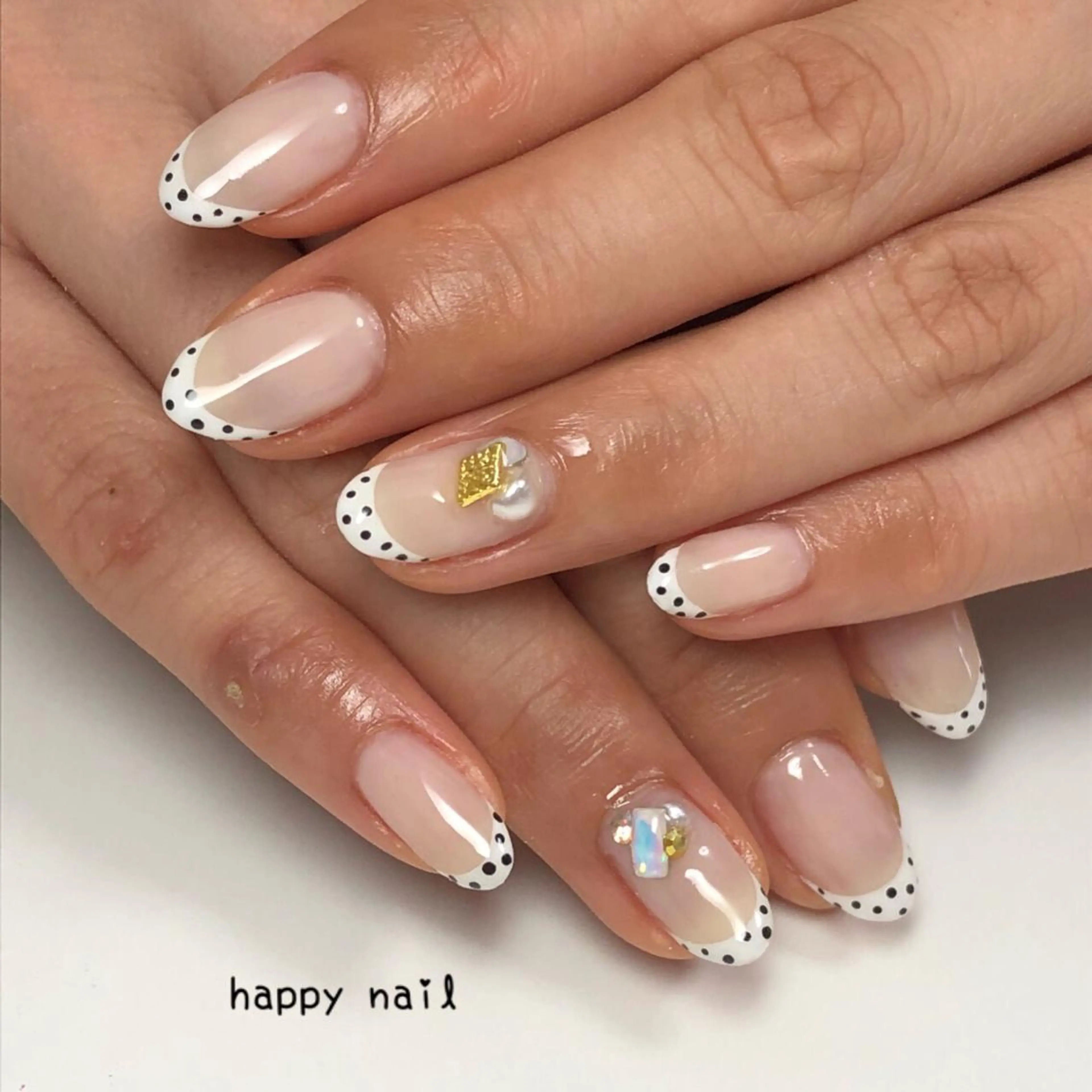 ネイル ドット ハンドネイル 心と体が整う腸活 サロン ラクシュミーのエステ・リラクイメージ