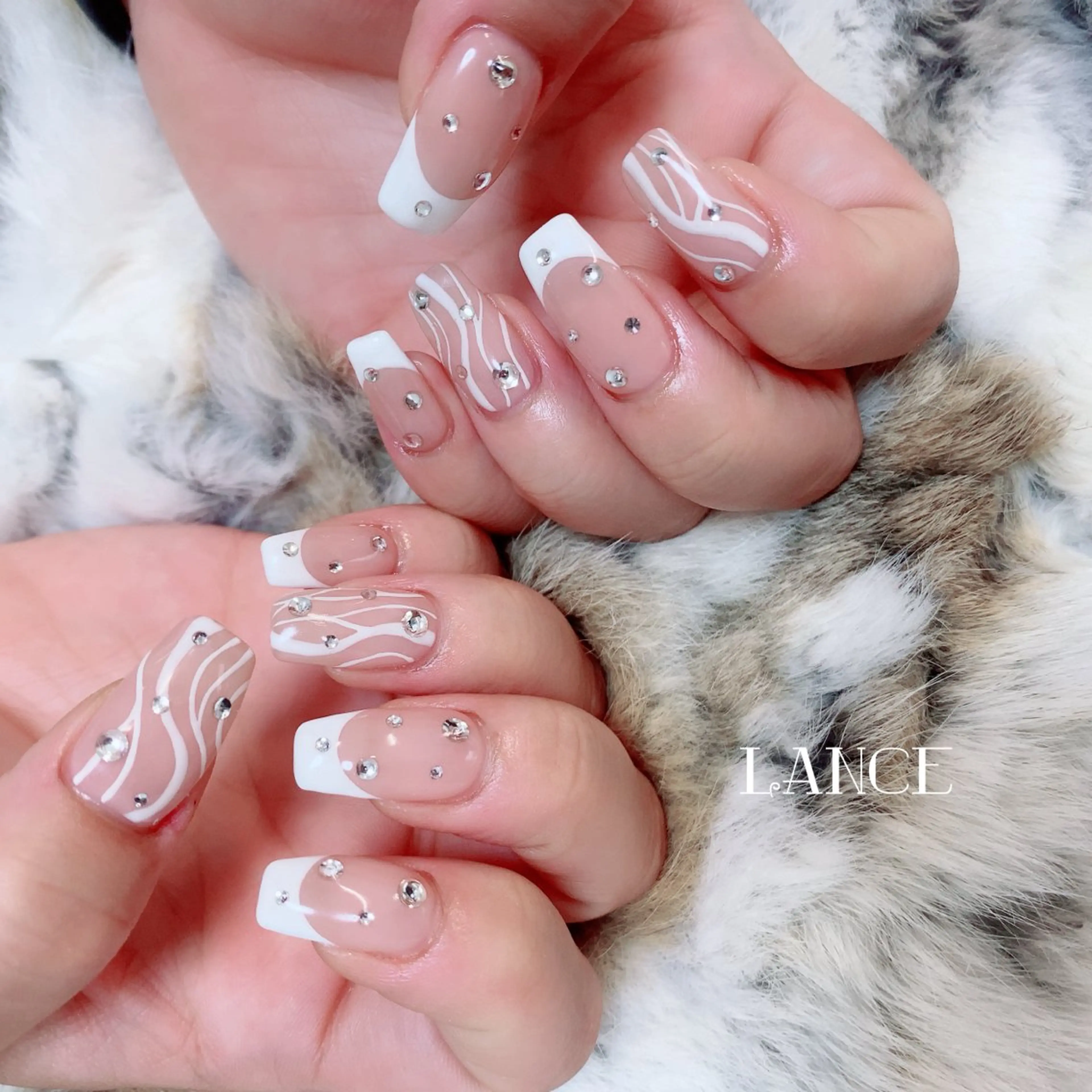 ネイル オーロラネイル フレンチネイル グラデーション キラキラネイル 韓国ネイル Lance nailのネイルデザイン