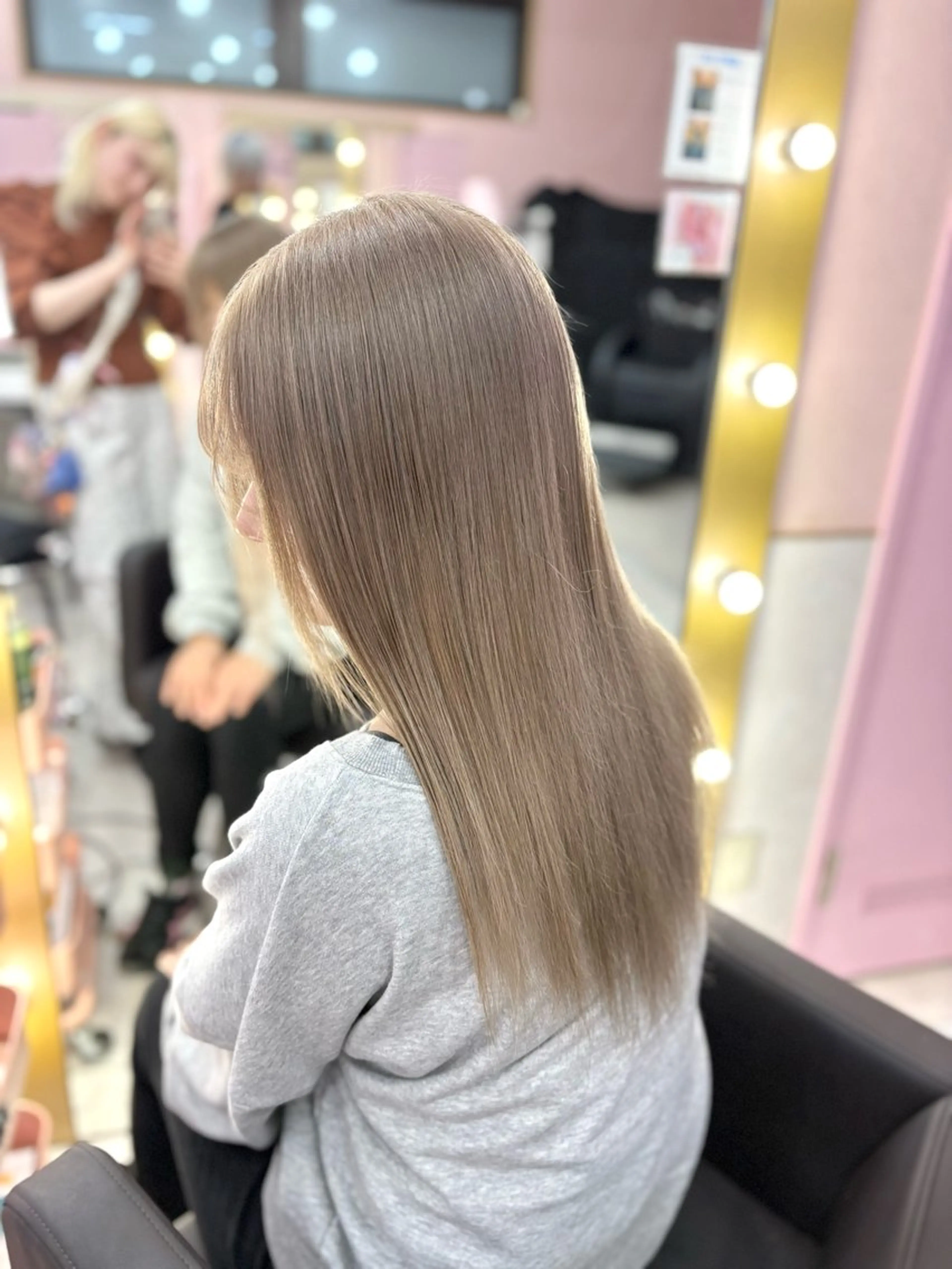 セミロング カラー 甘ふわgirly🎀 ハイトーン🤍Ramのヘアスタイル