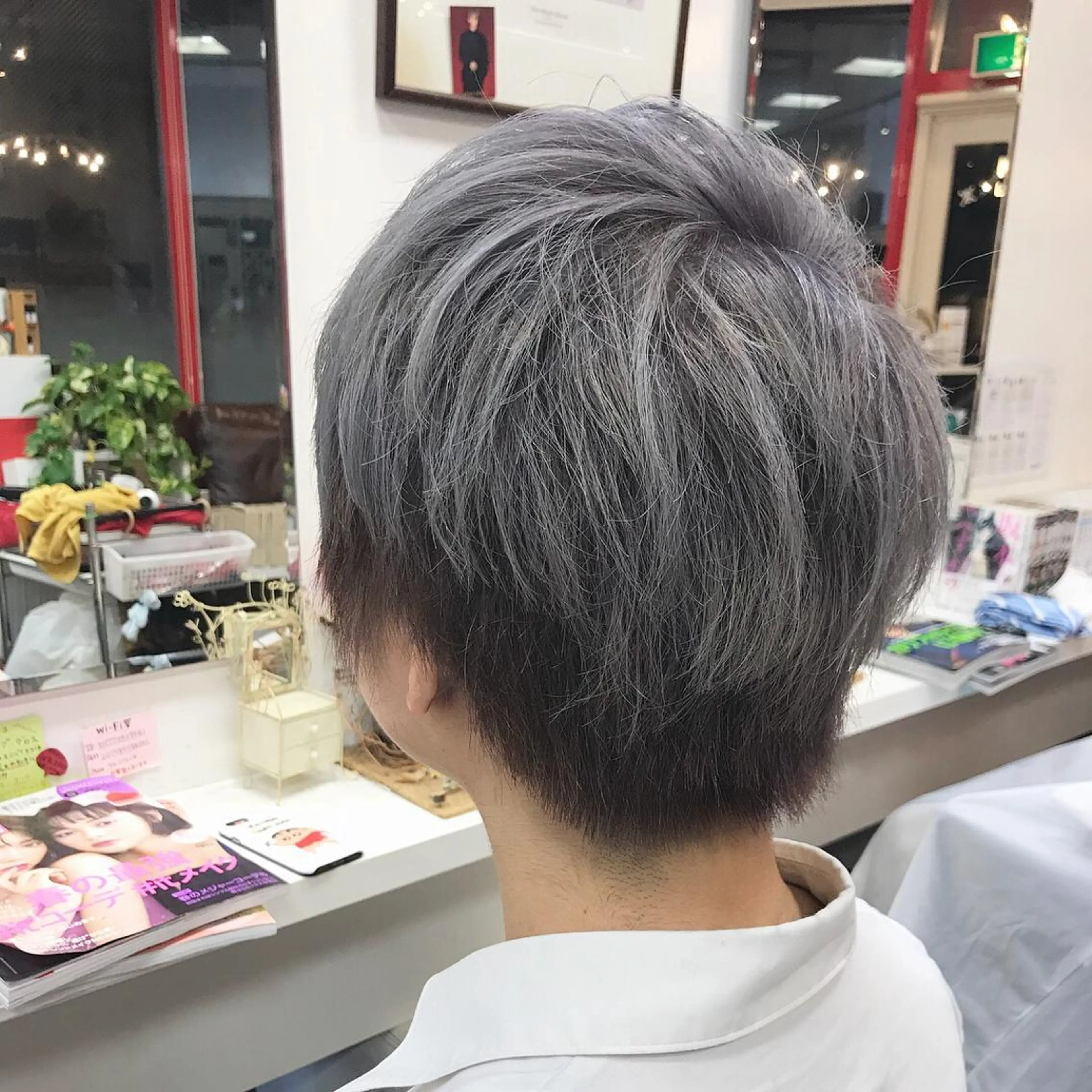 ショート カラー 岩谷/ブリーチ 🪽透明感カラーのヘアスタイル