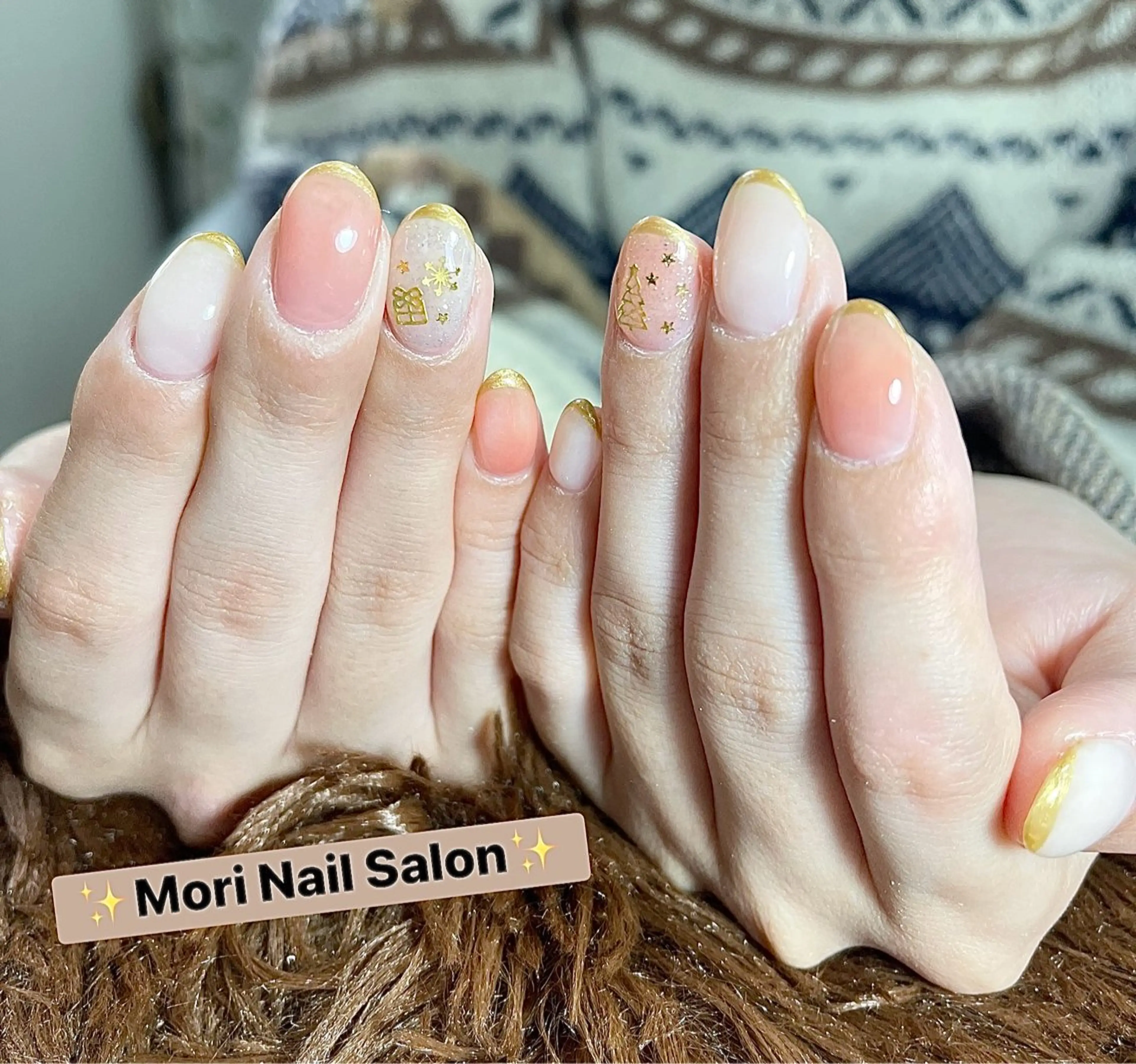 ネイル フレンチネイル ジェルネイル 冬ネイル クリスマス ハンドネイル MORI ネイル SALONのネイルデザイン