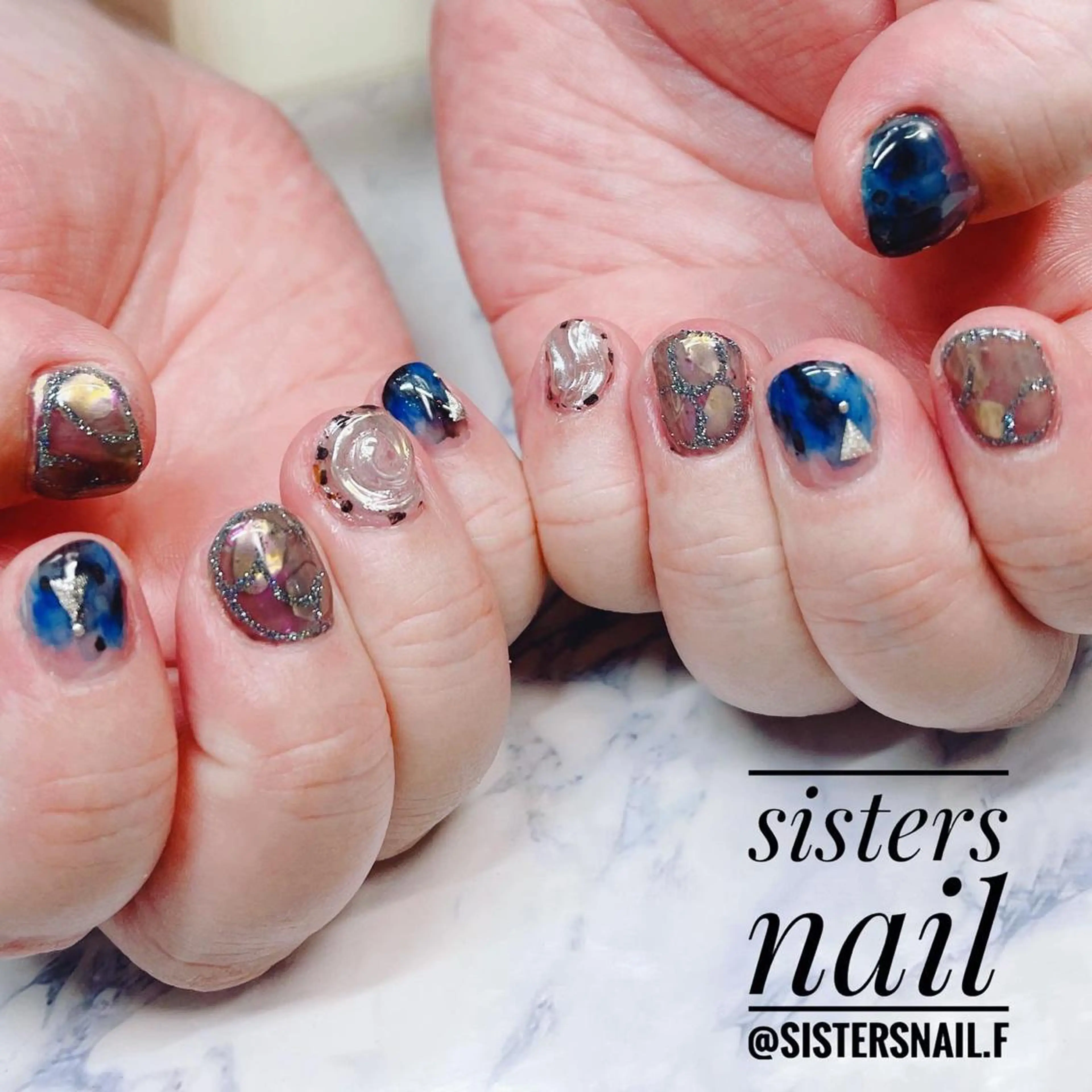 ネイル アートネイル オーロラネイル ブルー フラッシュネイル ニュアンスネイル sisters nail.fのネイルデザイン