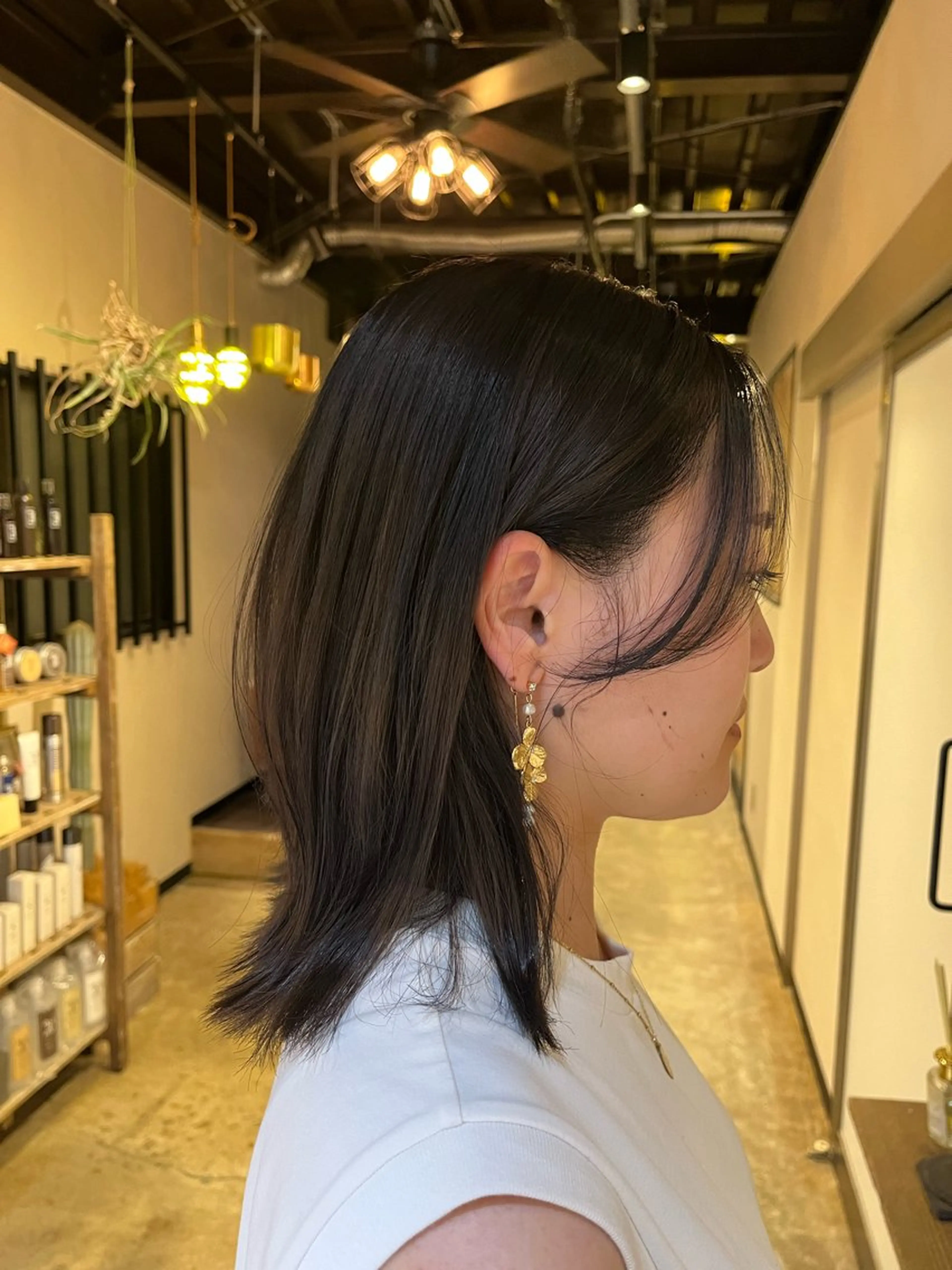 ミディアム カラー ブルーカラー 透明感カラー LoE[ロエ]桃井 香菜子のヘアスタイル