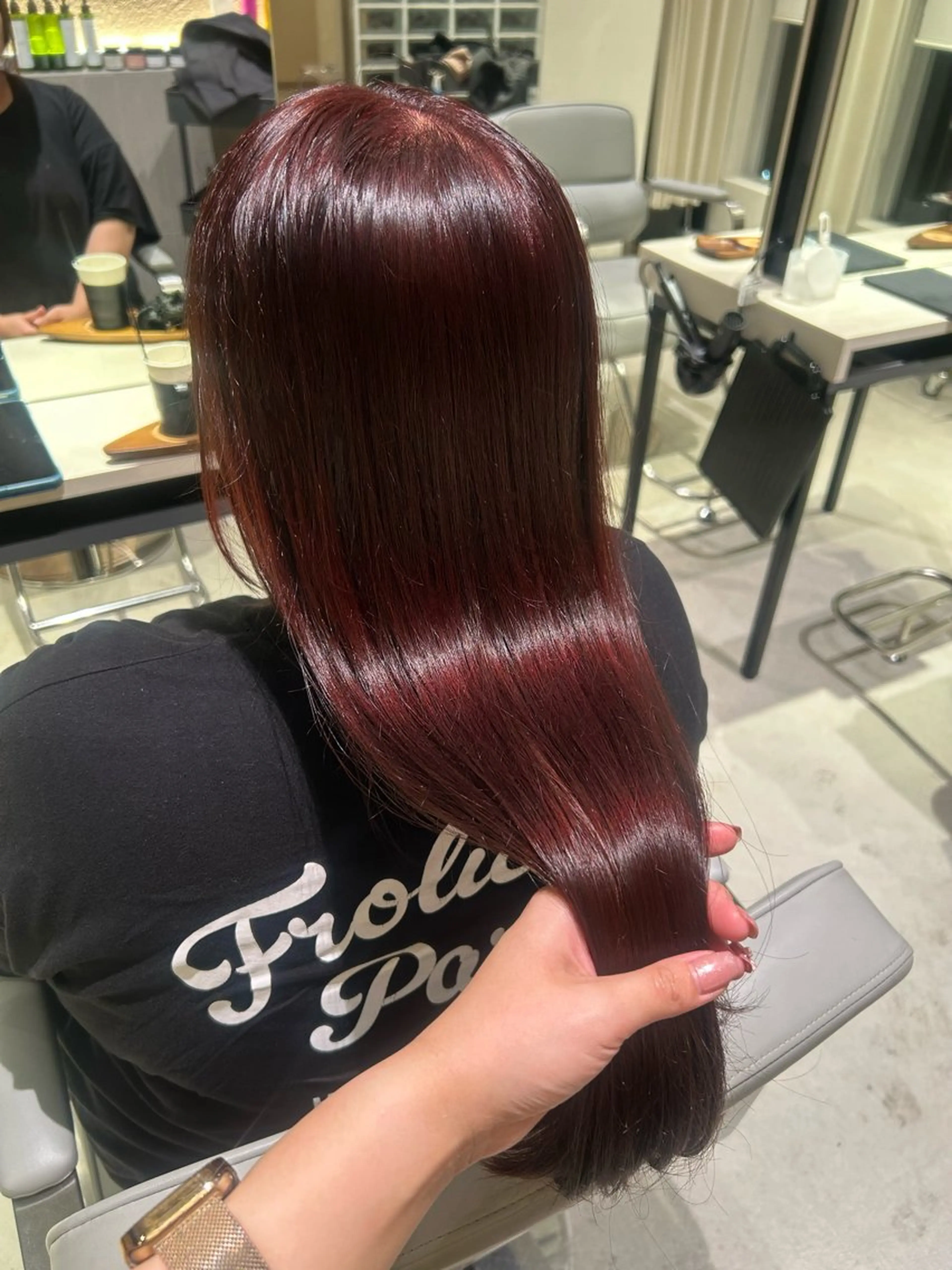 ロング 髪質改善 ヘアカラー トリートメント しげ ゆりか/透明感 カラー/顔周りカットのヘアスタイル