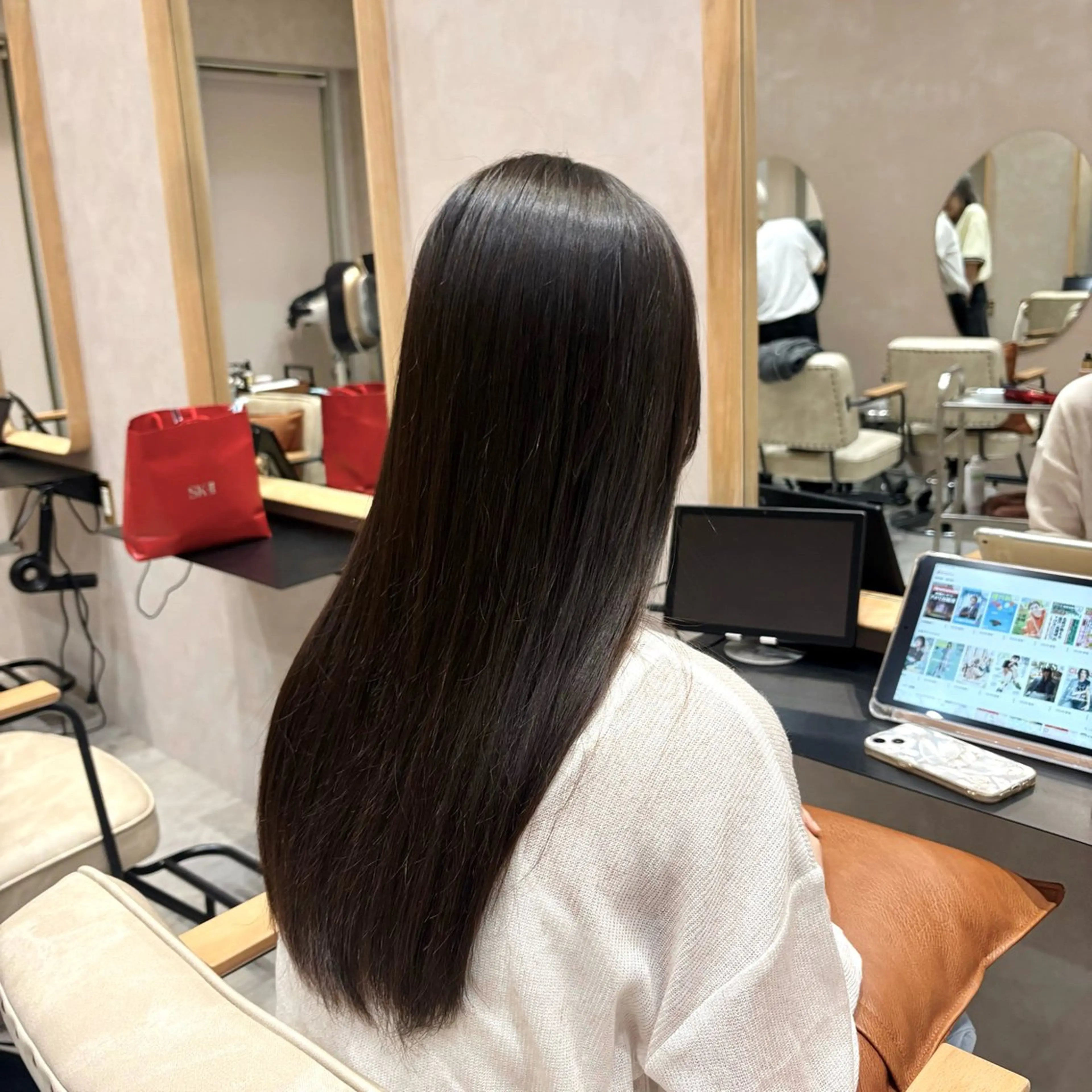 【🦋潤いのあるツヤ髪に🦋】美髪縮毛矯正➕レブリン酸トリートメントの写真