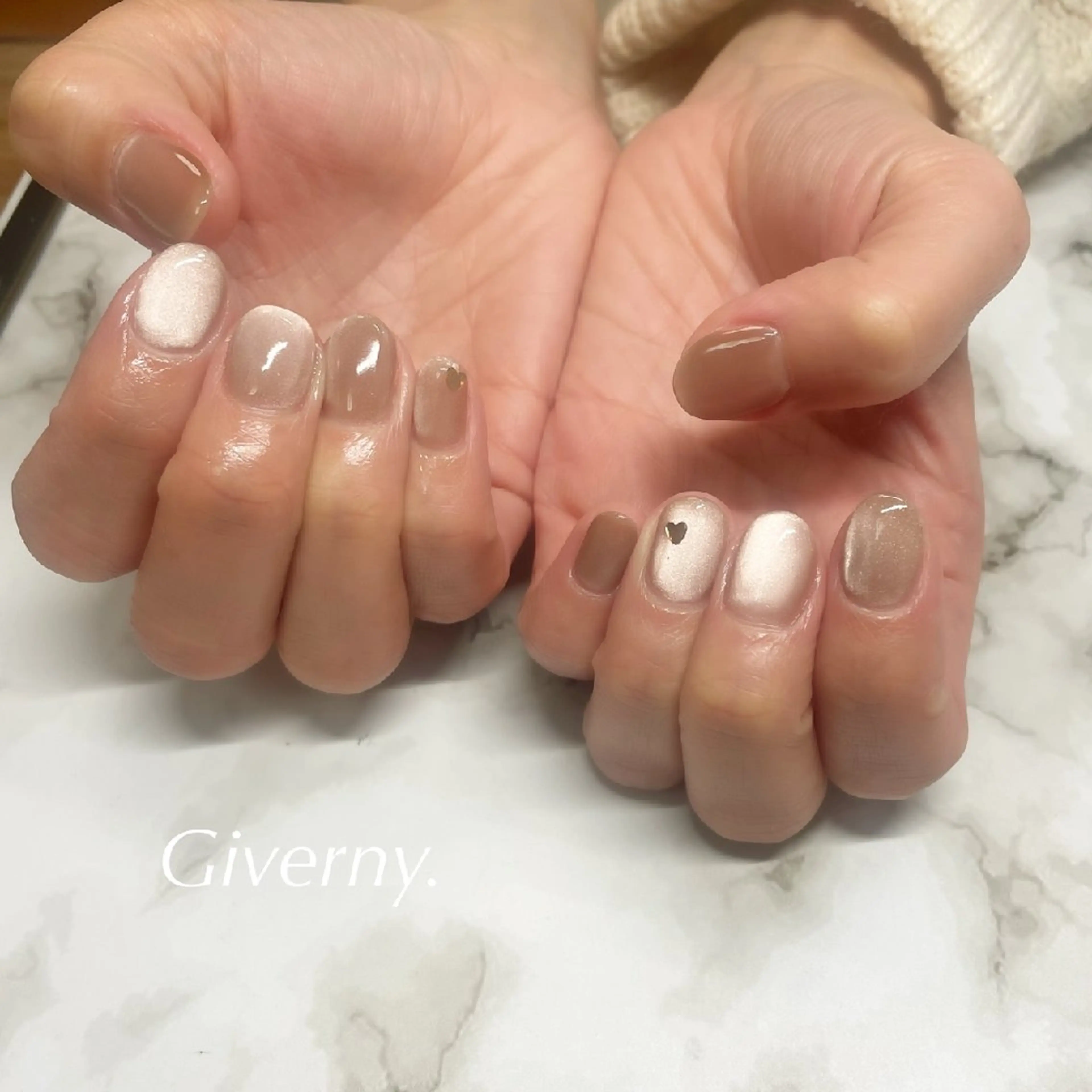 ネイル ハート マグネットネイル ワンカラーネイル ハンドネイル Giverny .のネイルデザイン