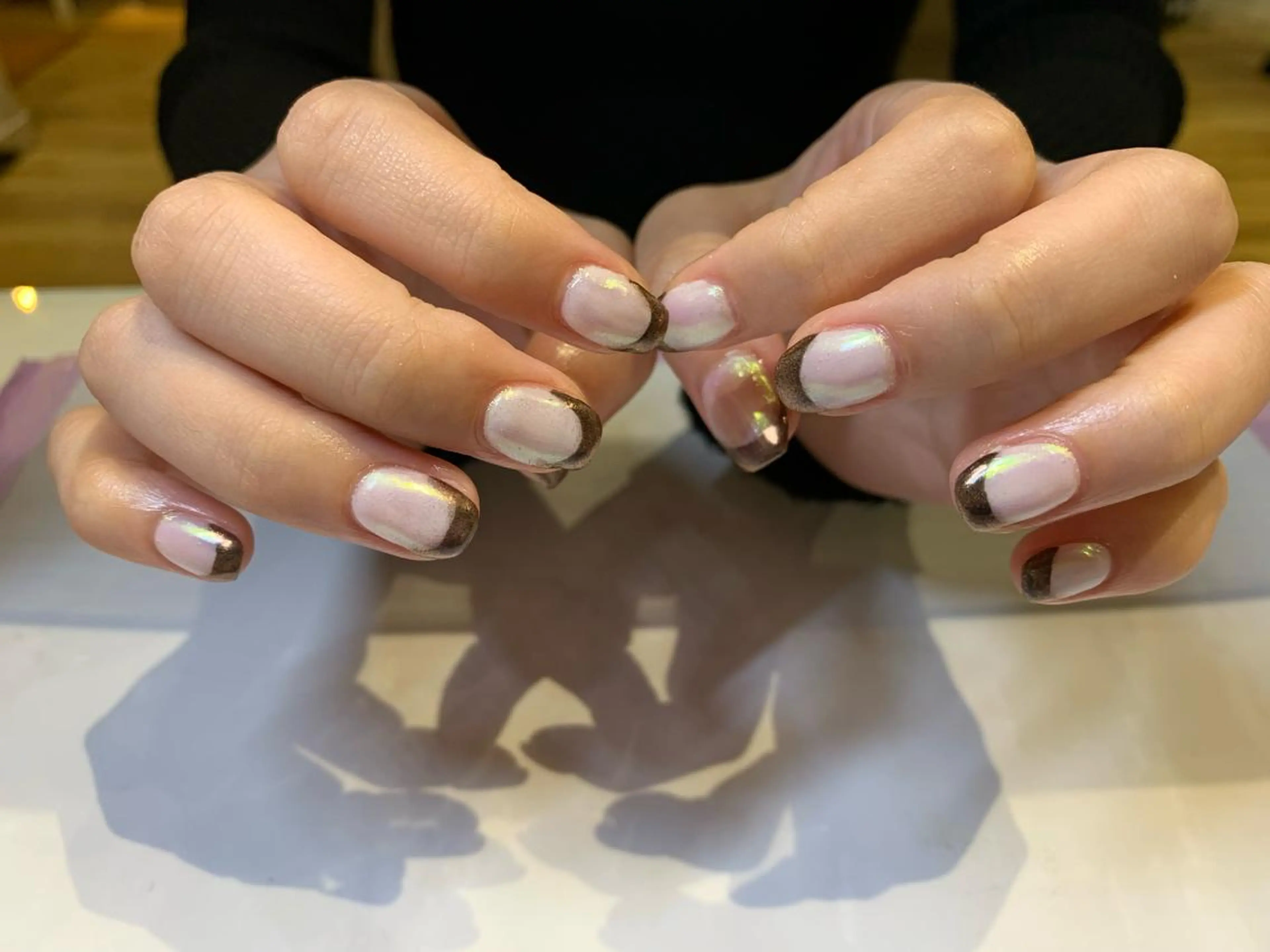 ネイル オーロラネイル フレンチネイル ミラーネイル 持ち込み マキノ ユイのネイルデザイン