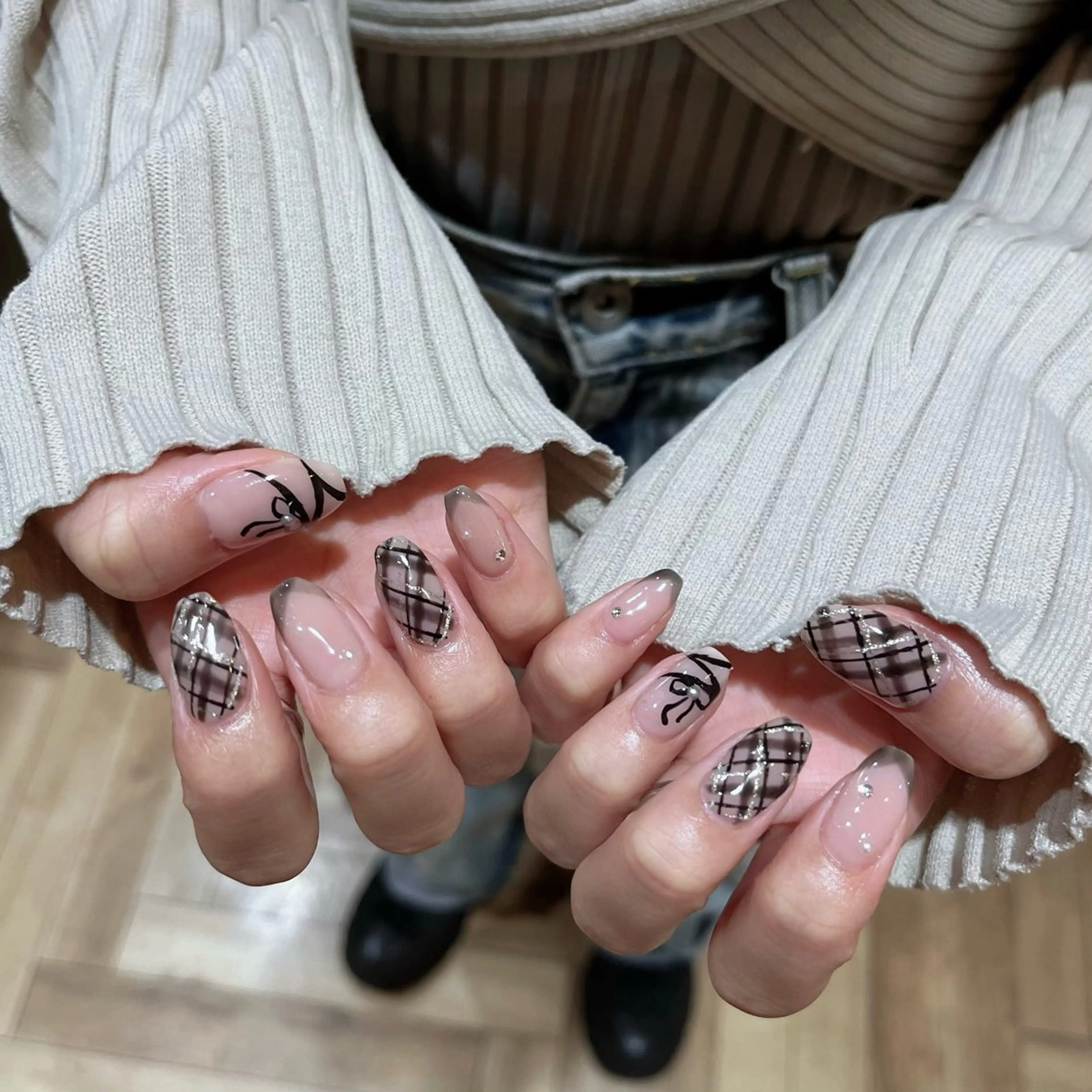 ネイル REMIA 🤍 NAKANEのネイルデザイン