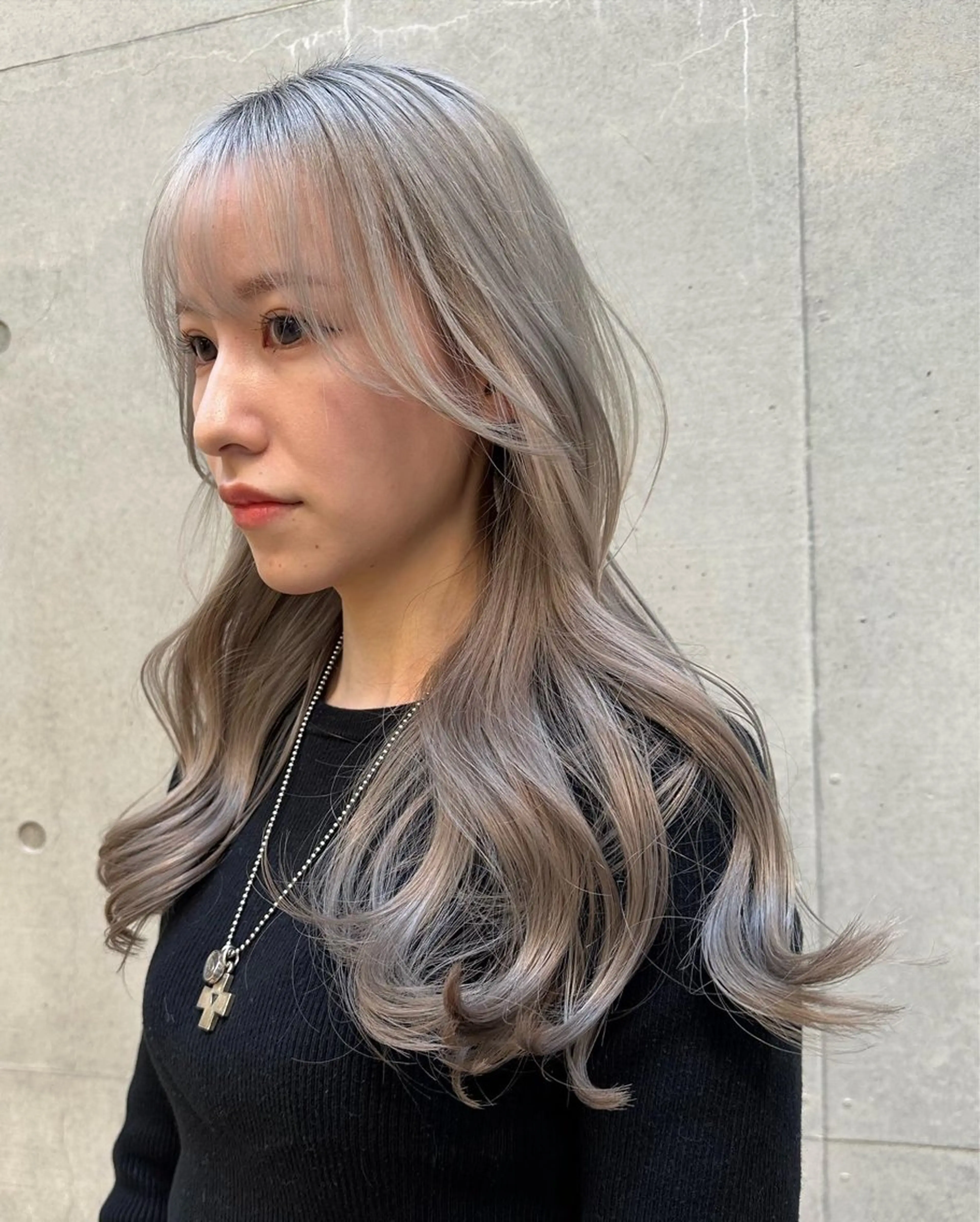 ロング カラー カット ヘアカラー トリートメント レイヤーカット 透明感カラーのヘアスタイル