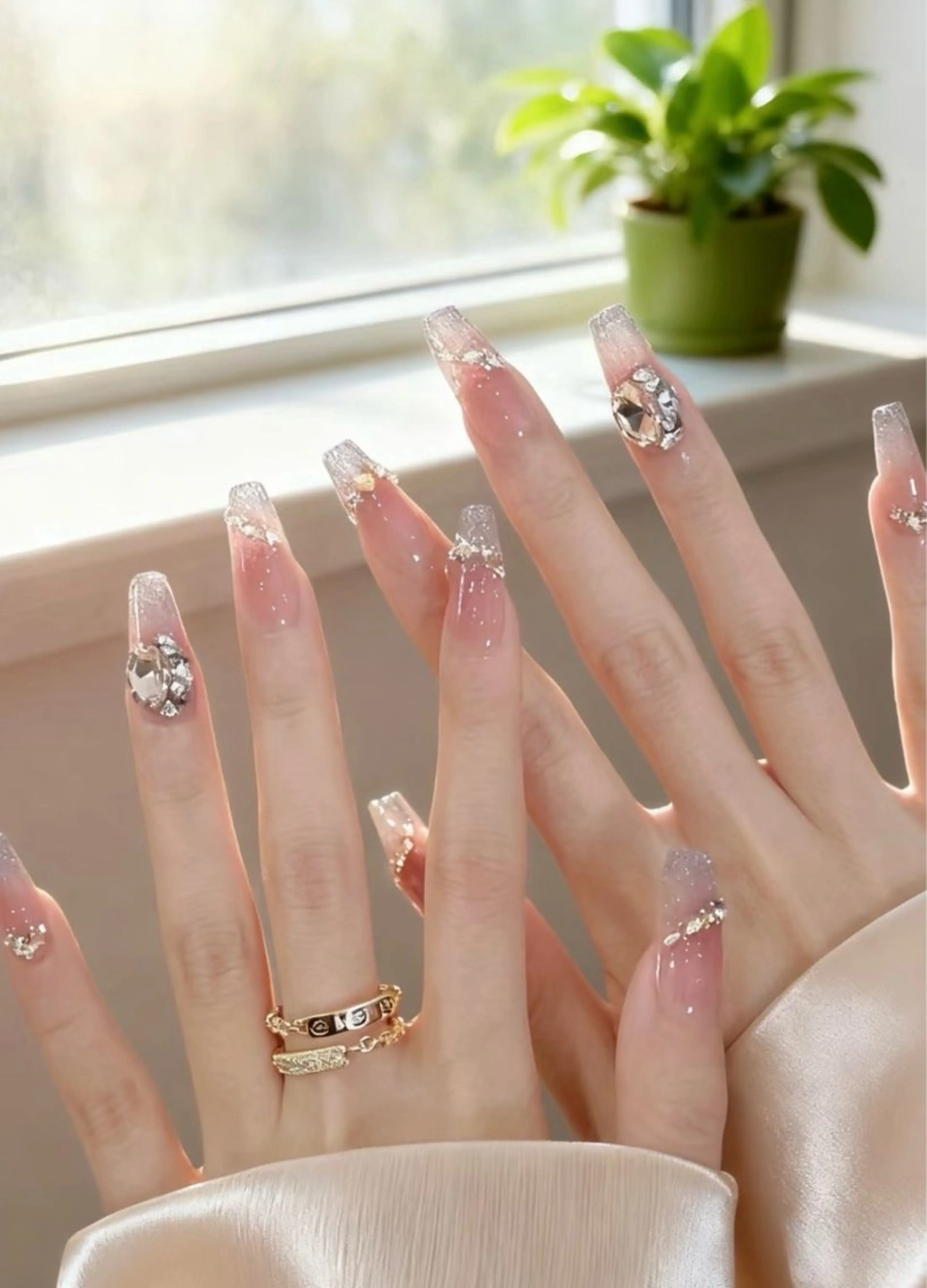 ネイル ハンドネイル キン グミのネイルデザイン