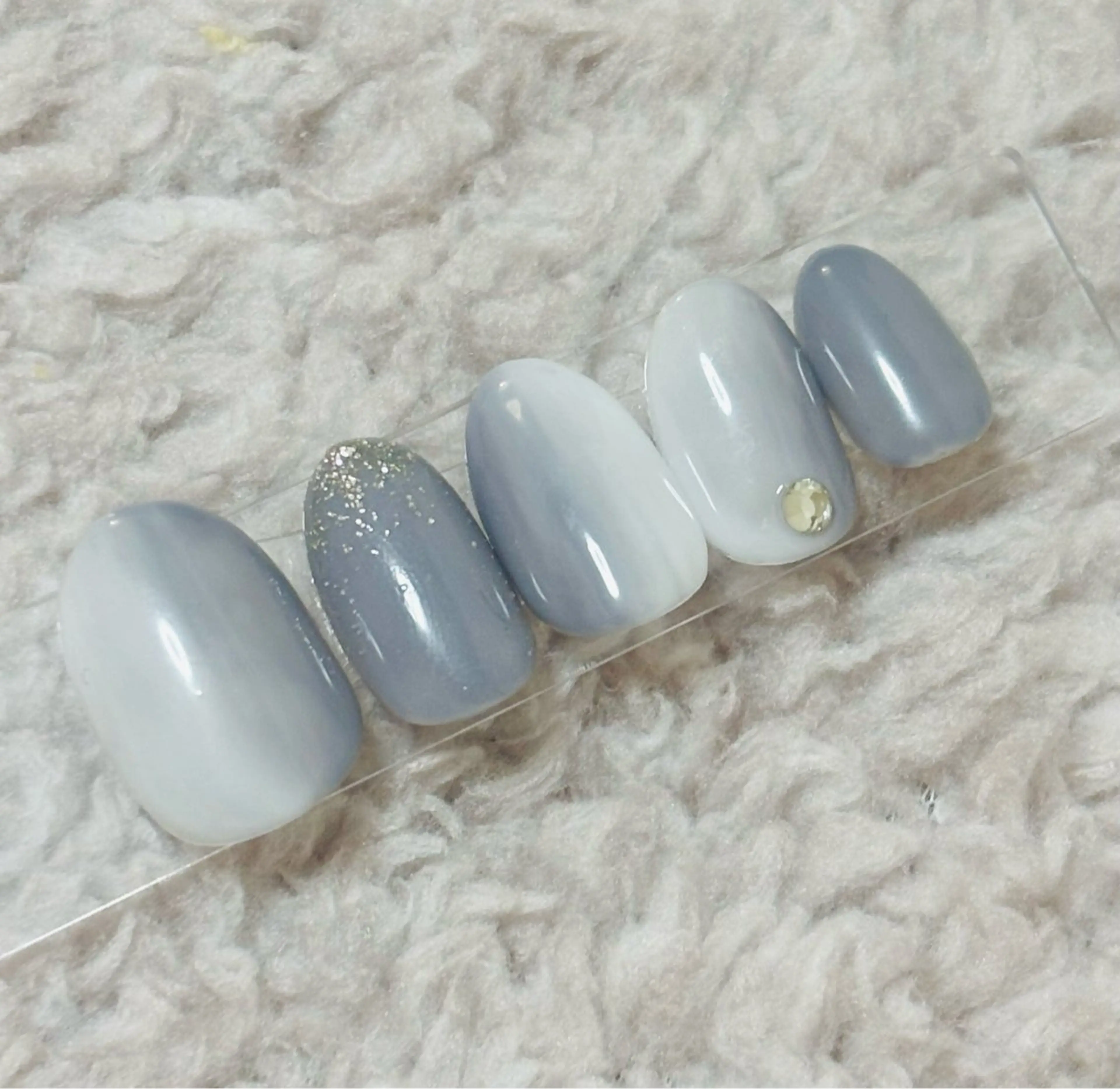 オフ無料⭐︎縦グラデーションネイルの写真