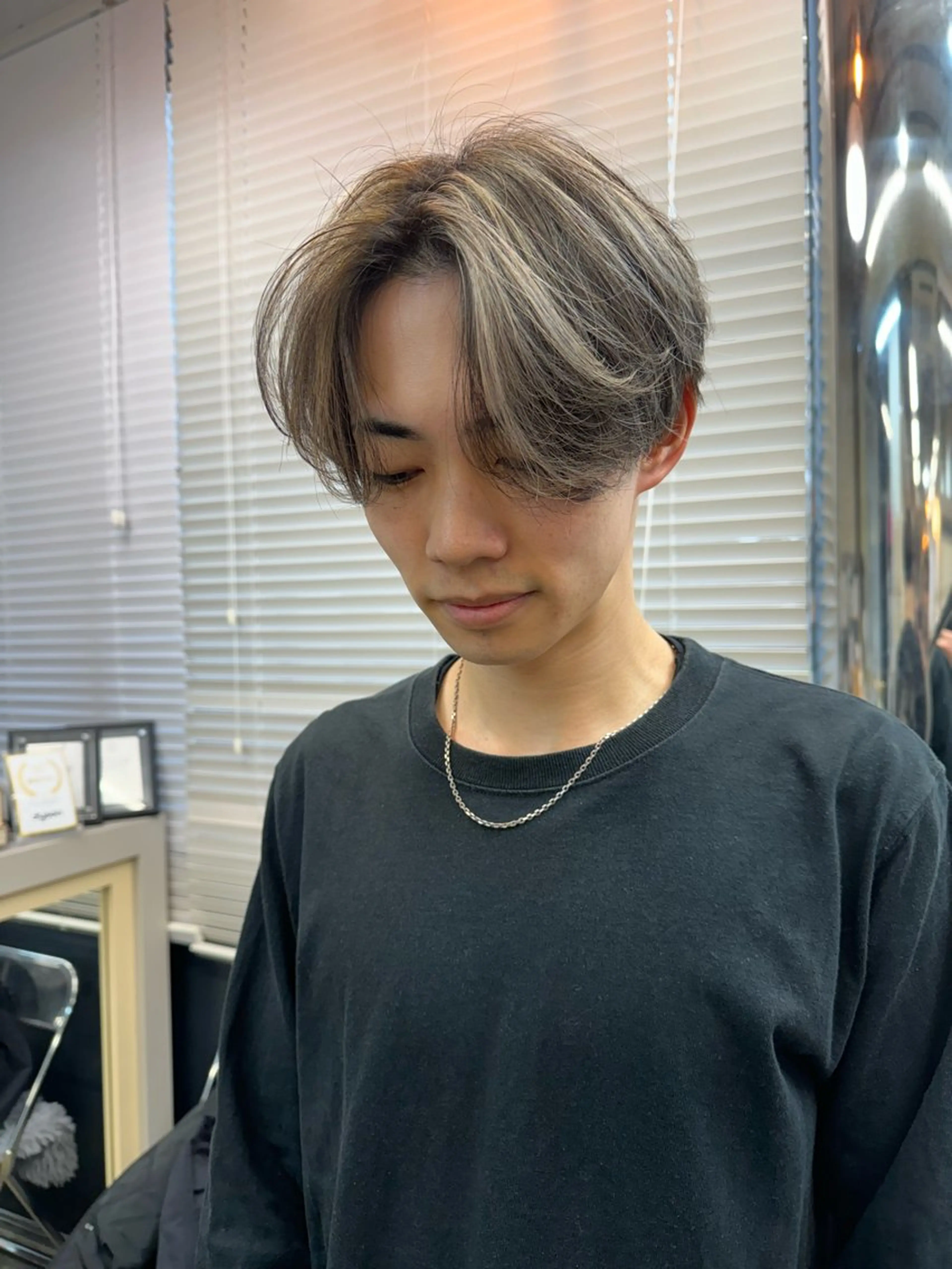 ショート カラー メンズ メンズハイライト ハイライトカラー ハイライト ヘアカラー 早瀬裕之 パーマのヘアスタイル