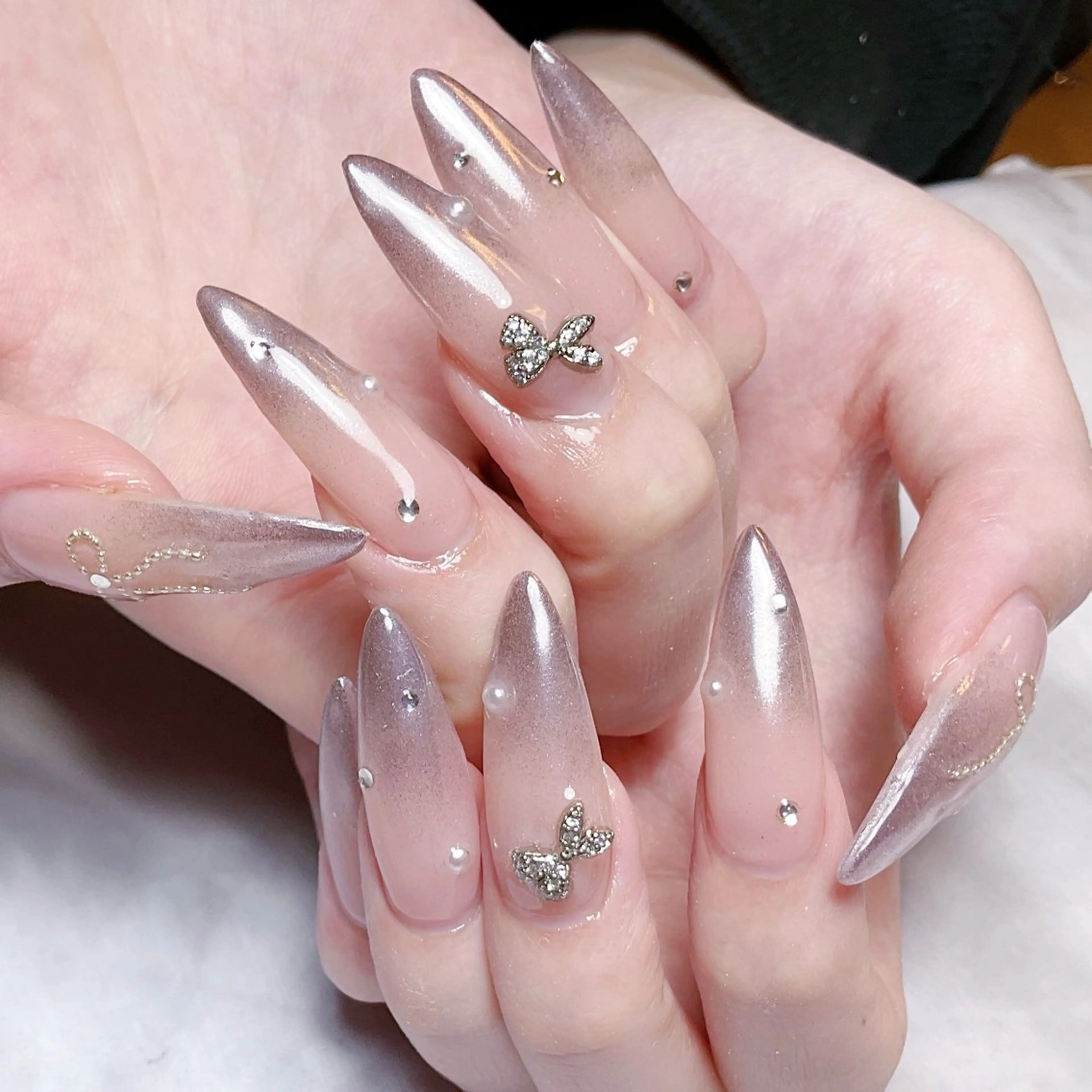 ネイル ハンドネイル 🍭Yun nail hyejin🌸のネイルデザイン