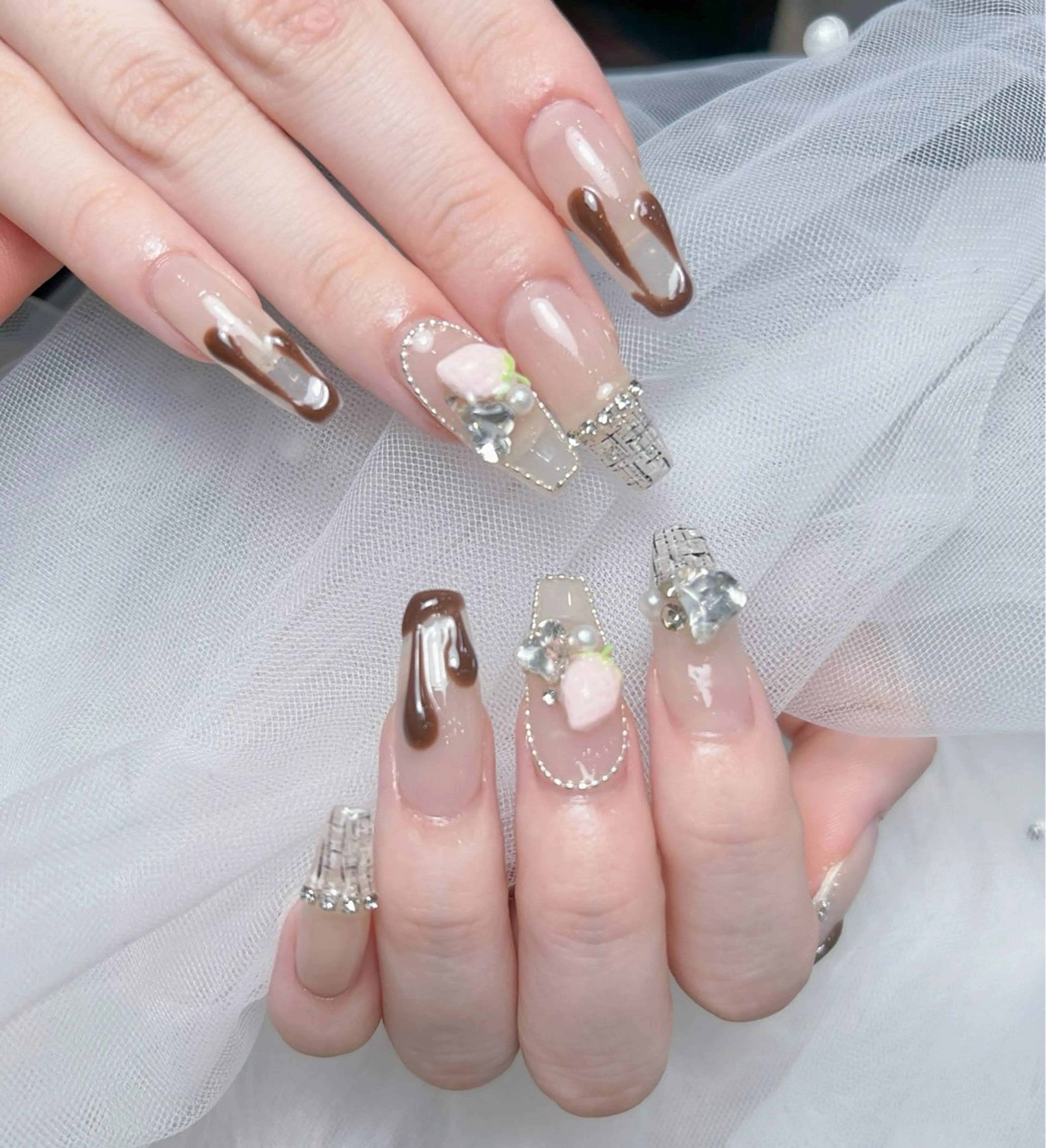 ネイル アートネイル オーロラネイル チークネイル 長さ出し フットネイル Miya _nailのネイルデザイン