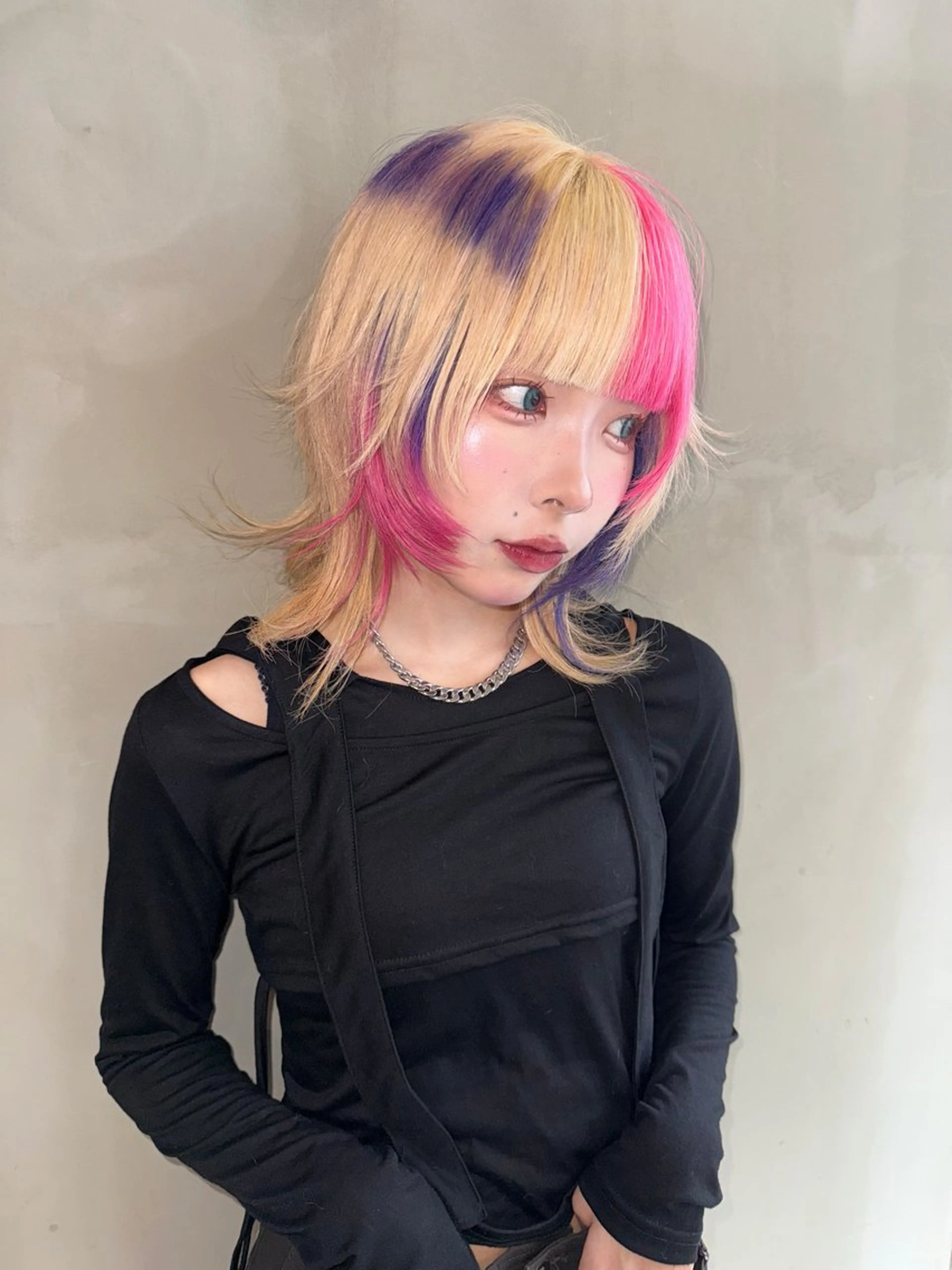 ミディアム パープルカラー レイヤーカット ウルフカット ウルフレイヤー カット ヘアカラー トリートメント ブリーチ/ハイトーン 心斎橋/honokaのヘアスタイル